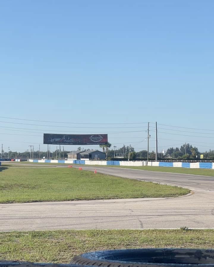 ジェンソン・バトンのインスタグラム：「Do things that make you smile ✅  Drive a @nascar ✅  At @24heuresdumans ✅  With your mates ✅  Don’t forget earplugs ✅   Tbt to our last test in the @nascarg56 at @sebringraceway」