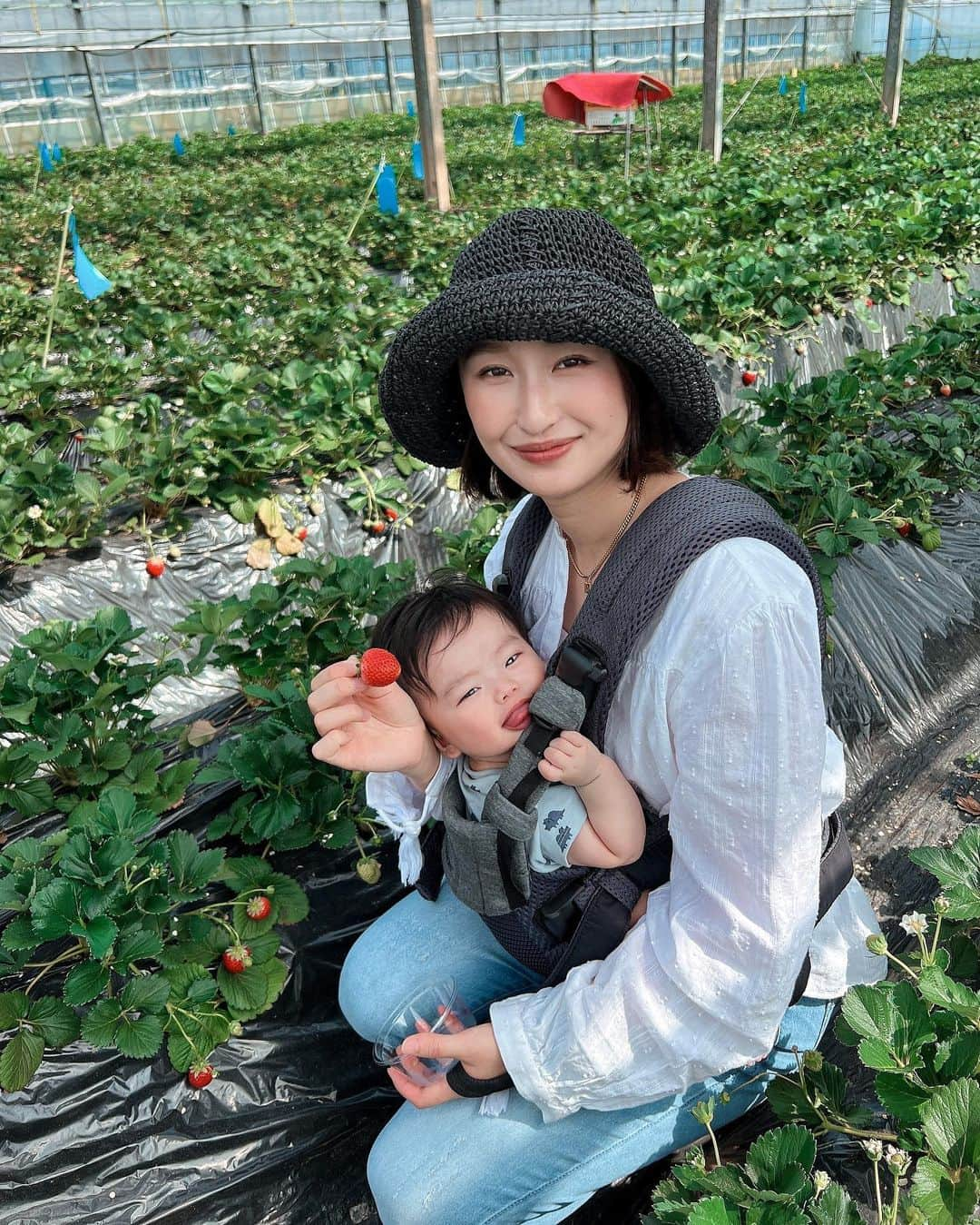 西野沙瑛のインスタグラム：「- 那須でいちご狩りして牧場いっておいしいもの買って、、☺️🌿 また行きたい🐶  #那須 #栃木 #那須塩原市 #栃木観光 #那須塩原」