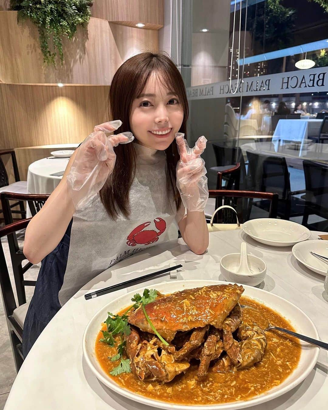 辻満里奈さんのインスタグラム写真 - (辻満里奈Instagram)「シンガポールに来ています🇸🇬  マーライオンの写真、なかなか上手に撮れた気がする🦁✨  ただ意外にこうやって写真を撮ってる人が少なくて、ちょっとだけ恥ずかしかったです🤏笑  もうしばらく滞在するので、またアップします✨  #singapore #merlion #merlionpark #marinabaysands #シンガポール #マーライオン #マーライオンパーク #マリーナベイサンズ #シンガポールグルメ #シンガポール旅行 #シンガポールチキンライス #loykee #チリクラブ #chillicrab #palmbeach #セントフォース #アナウンサー #辻満里奈」6月1日 19時24分 - marina__tsuji