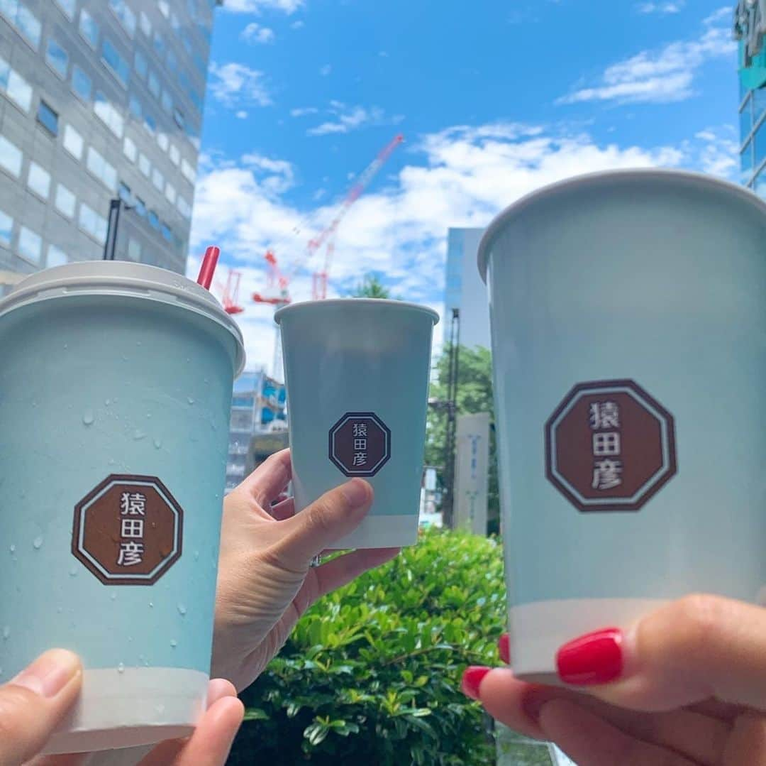 秋本ゆかりさんのインスタグラム写真 - (秋本ゆかりInstagram)「猿田彦珈琲☕️福岡POPUP SHOPが大丸福岡天神店にオープンしています！  コーヒー好きの友人に誘ってもらって、初日にお邪魔して来ました☺️  博多限定ブレンドのコーヒー豆もありましたよ♪  本館1階で6月6日までです🙌  . #猿田彦珈琲#猿田彦コーヒー#popup#ポップアップストア#期間限定ショップ#博多ブレンド#大丸福岡天神店#coffee #珍道中#ずっと笑いっぱなし#楽しかったぁ」6月1日 19時23分 - akimoto_yukari