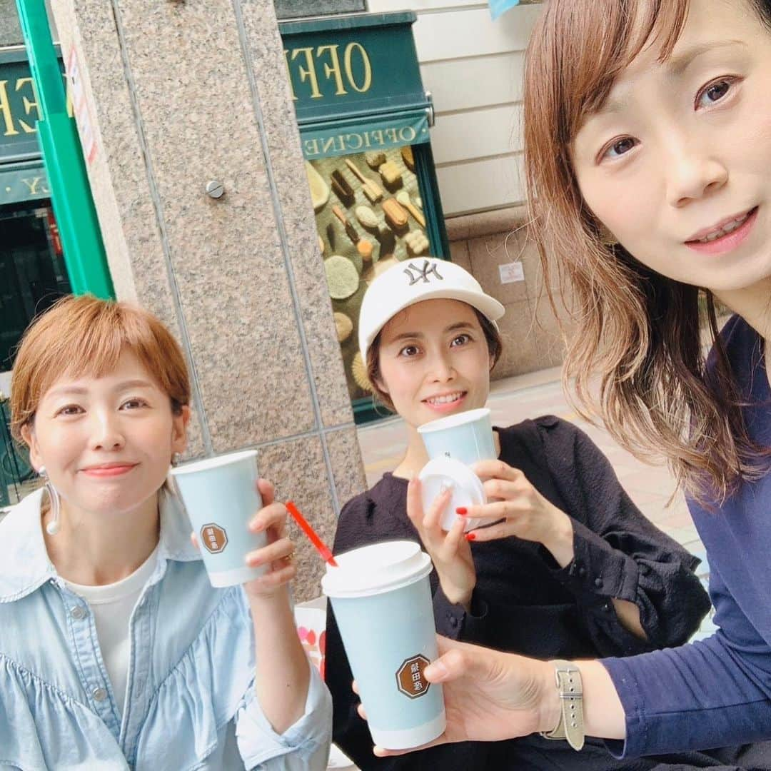 秋本ゆかりさんのインスタグラム写真 - (秋本ゆかりInstagram)「猿田彦珈琲☕️福岡POPUP SHOPが大丸福岡天神店にオープンしています！  コーヒー好きの友人に誘ってもらって、初日にお邪魔して来ました☺️  博多限定ブレンドのコーヒー豆もありましたよ♪  本館1階で6月6日までです🙌  . #猿田彦珈琲#猿田彦コーヒー#popup#ポップアップストア#期間限定ショップ#博多ブレンド#大丸福岡天神店#coffee #珍道中#ずっと笑いっぱなし#楽しかったぁ」6月1日 19時23分 - akimoto_yukari