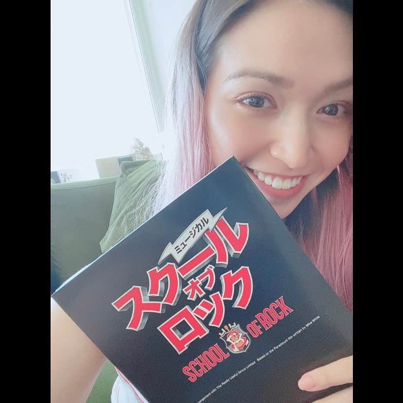 ダンドイ舞莉花のインスタグラム：「#ミュージカルスクールオブロック  大阪公演の詳細も解禁になっております！  新歌舞伎座 9/23 (土・祝) 〜 10/1 (日)  この夏はみんなで一緒にロックな世界で盛り上がりましょう🎸🙌🏻  東京and大阪公演 チケットご予約承ります🎫  marika.ticket@gmail.com にお問い合わせください😉  School of Rock the Musical  Tickets for shows in Tokyo and Osaka are on sale.  Email here for more ticket reservations↓  marika.ticket@gmail.com  #musicaltheatre #musical #theatre #tokyo #osaka #japan #schoolofrock #themusical #ミュージカル #singer #performer」
