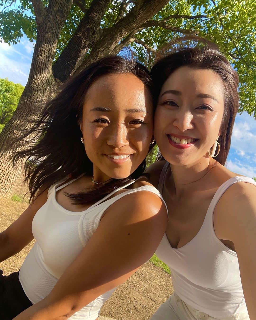 及川栞のインスタグラム：「. 🌞🔋🪐🩵🩷  #power#charge#may#june#newmonth#refresh#beauty#strong#beautifulday#fitness#sunshine#soulmate#thankful#meditation#lifemodel」