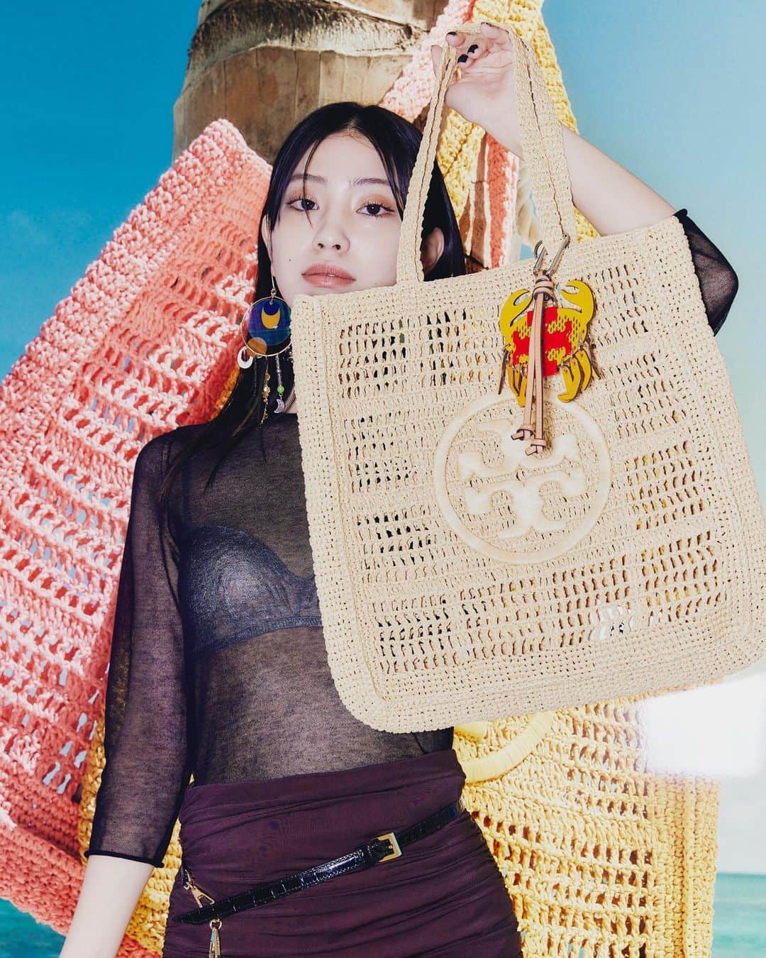 北澤舞悠（まゆちる）のインスタグラム：「@toryburch 🏖️🐬💕  #toryburch  #トリーバーチ」