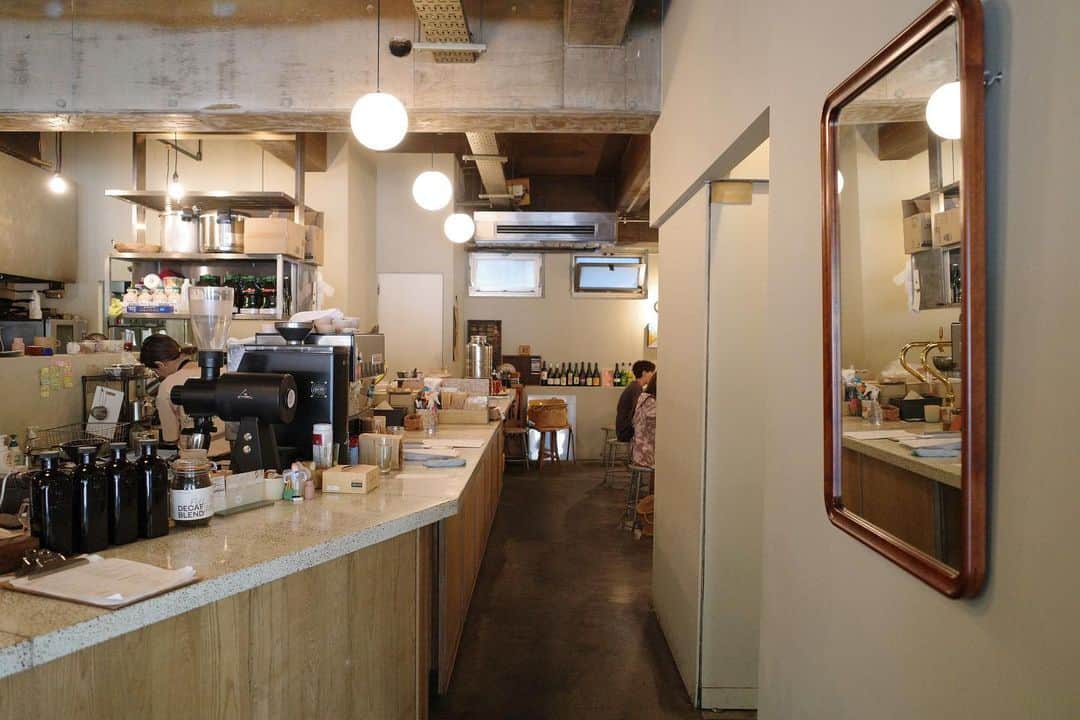 石井輝明さんのインスタグラム写真 - (石井輝明Instagram)「宮城、仙台。 見てわかる通り素敵でした。 大人気店で朝から賑わっててすごいなぁと。 そして全部美味しかった。  今日は初めてのNACK5でした。 ありがたい。 また行けますように。  #hey #cafe #coffee #カフェ #コーヒー #喫茶店 #宮城カフェ #仙台カフェ #カフェ芸人」6月1日 20時13分 - comandanteishii