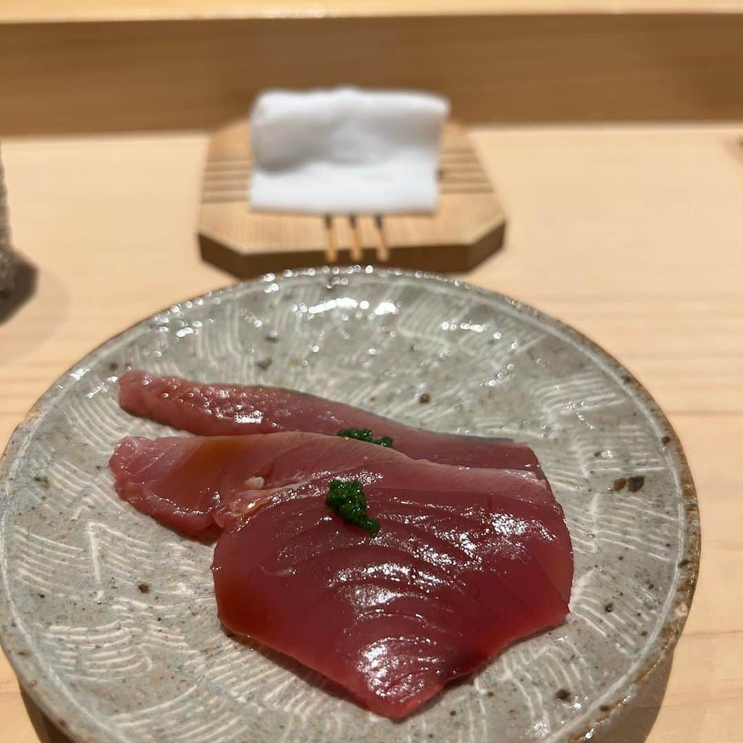 アレックス・ラミレスさんのインスタグラム写真 - (アレックス・ラミレスInstagram)「Sometimes we don’t realize how important it’s to take time for our wonderful and beautiful wife!! Date time!! ❤️ #datetime #beautifulwife #sushi #time #enjoying #besthalf #love #ramichanfamily #ramichanfamilygoodvibes #ramichanhof2023 #ramichanlegendinjapan」6月1日 20時25分 - ramichan3