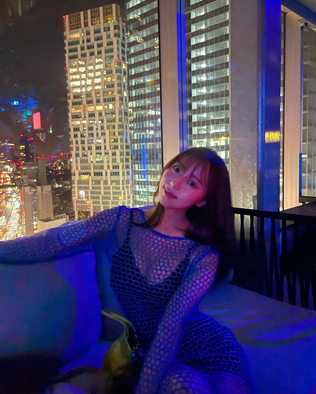 川谷花音のインスタグラム：「6月の始まり🪼  雨は前まで嫌いだったの けど、雨にも良い所がある ダムに水が溜まるし、体も保湿されるし 意外と良い所もあるのよね☔️🩵  結果気づいた事は！ 好きと嫌いは紙一重だよ🎶  こっそり、雨の嫌な所発表します！ 時間をかけた髪の毛が一瞬にしてボサボサになる所 頭が割れそうになる所 水溜りに入るとマミー怒られる所 傘をなくしてしまう所  雨には秘密だよ🕊️  あーーー！でも、 雨のお陰で天然温泉も入れるし 大好きな水も飲めるし 今日食べた野菜も、、、雨のお陰かーーー  雨様々だ☔️☔️☔️🌈  結果発表  雨の事は嫌いじゃない💙  #june #japan #japanese #japnesegirls #大学生 #大学生コーデ #女子大生 #女子大生コーデ #今日のコーデ」