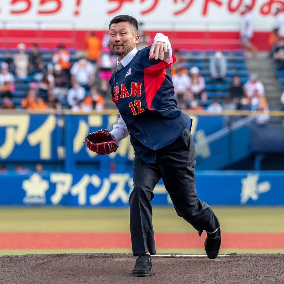 侍ジャパンさんのインスタグラム写真 - (侍ジャパンInstagram)「本日の日本生命セ・パ交流戦2023 千葉ロッテ 対 読売（ZOZOマリンスタジアム）は「#侍ジャパンDAY」。2006年に第1回World Baseball Classicに日本代表として出場し世界一に輝き、千葉ロッテ、読売にも在籍した #藤田宗一 さんによる始球式も行われました。  https://www.japan-baseball.jp/jp/news/press/20230601_1.html  #侍ジャパン」6月1日 20時30分 - samuraijapan_official