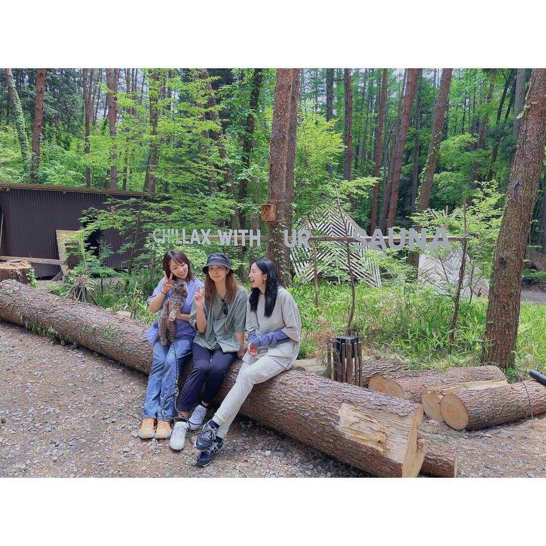 水崎綾女さんのインスタグラム写真 - (水崎綾女Instagram)「SAUNA ✖️ CAMP 🟰🤩💫  いつメン女子3人と🌰でサウナキャンプへ。車でぴゅーーんっと、前回まりちゃんと行って最高だったサウナ @folkwood_campground にまた訪問しました。  次はキャンプもしたいねーって言ってたので念願の！！  サウナメインで考えていたので ぱばっとテントを張って、のんびり。サウナもたくさん入れて、夜は焚き火🔥もして最高の１日でした。  @makii.arai  @iriki.mari_official   #SAUNA #CAMP #八ヶ岳 #folkwoodvillage #folkwoodvillage八ヶ岳  #サウナ #サウナ女子 #🧖 #サウナイキタイ #🧖‍♀️ #camper #キャンプ #キャンプ女子 #🏕️」6月1日 20時37分 - misakiayame