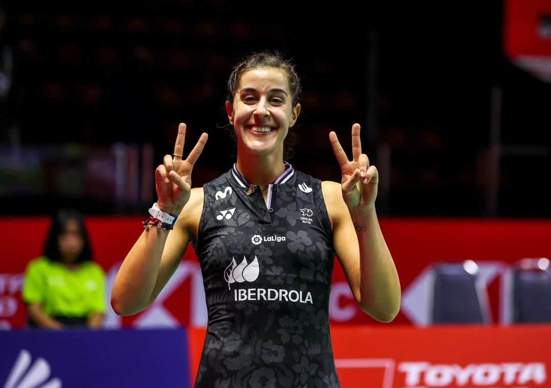 キャロリーナ・マリンのインスタグラム：「🅠🅤🅐🅡🅣🅔🅡🅕🅘🅝🅐🅛🅢   Let's keep pushing! 🇹🇭🏸 Seguimos con todo! 👊  📸 @badmintonphoto_official  #PuedoPorquePiensoQuePuedo」