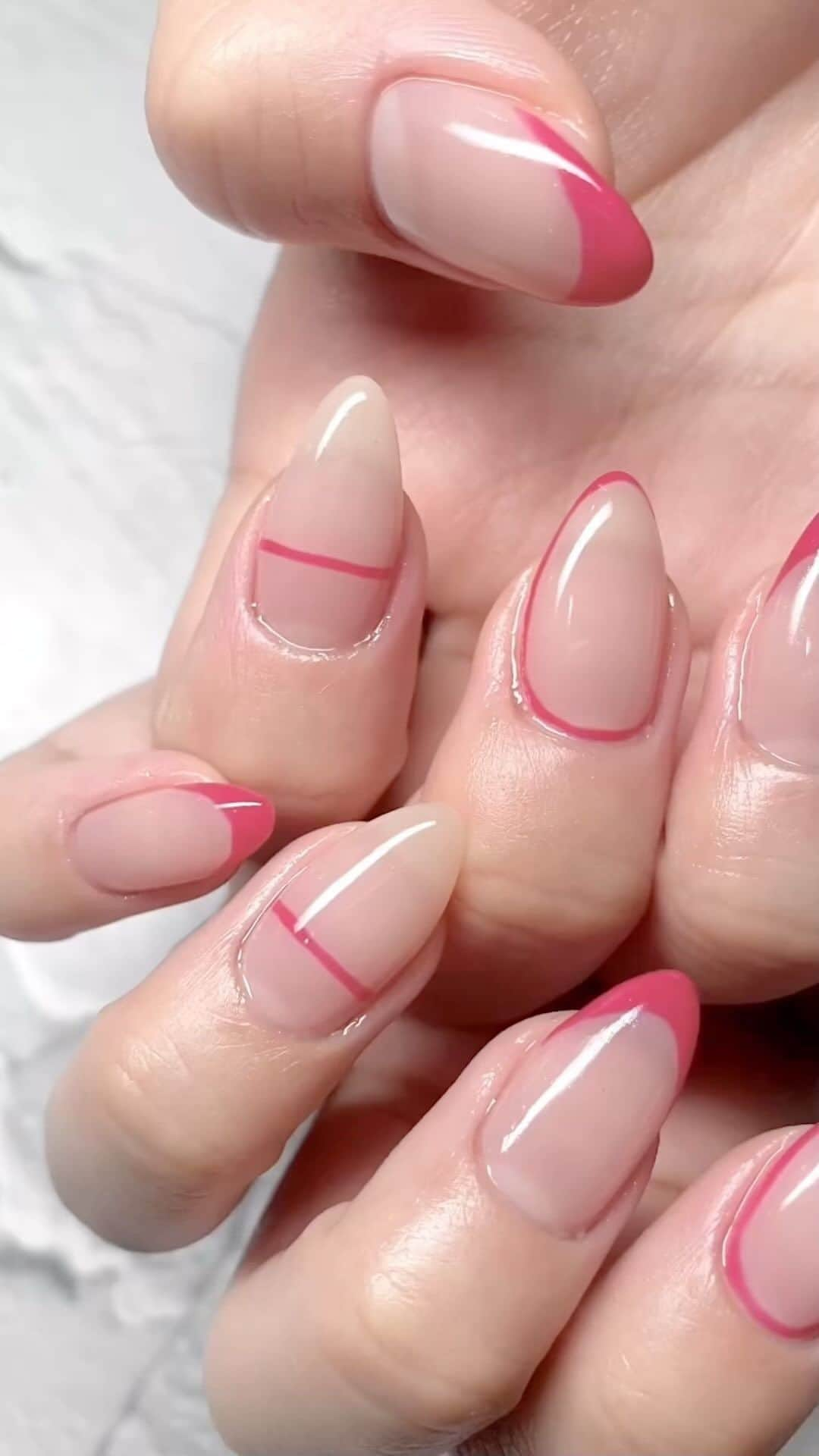 Mihoのインスタグラム：「.  #ピンクネイル #pinknails  @la.source_nail  .  ◆住所 〒650-0011 兵庫県神戸市中央区下山手通2丁目12-7 ダイキホームビル2階　203 ◆電話番号 078-600-2382  https://nailbook.jp/salon/20720   .  #三宮フィルイン  #フィルイン #神戸#美甲#美甲設計  #ニュアンスネイル #神戸ネイル #神戸ネイルサロン #三宮ネイルサロン #元町ネイルサロン #トアロード　#三宮　#nail #nailart」