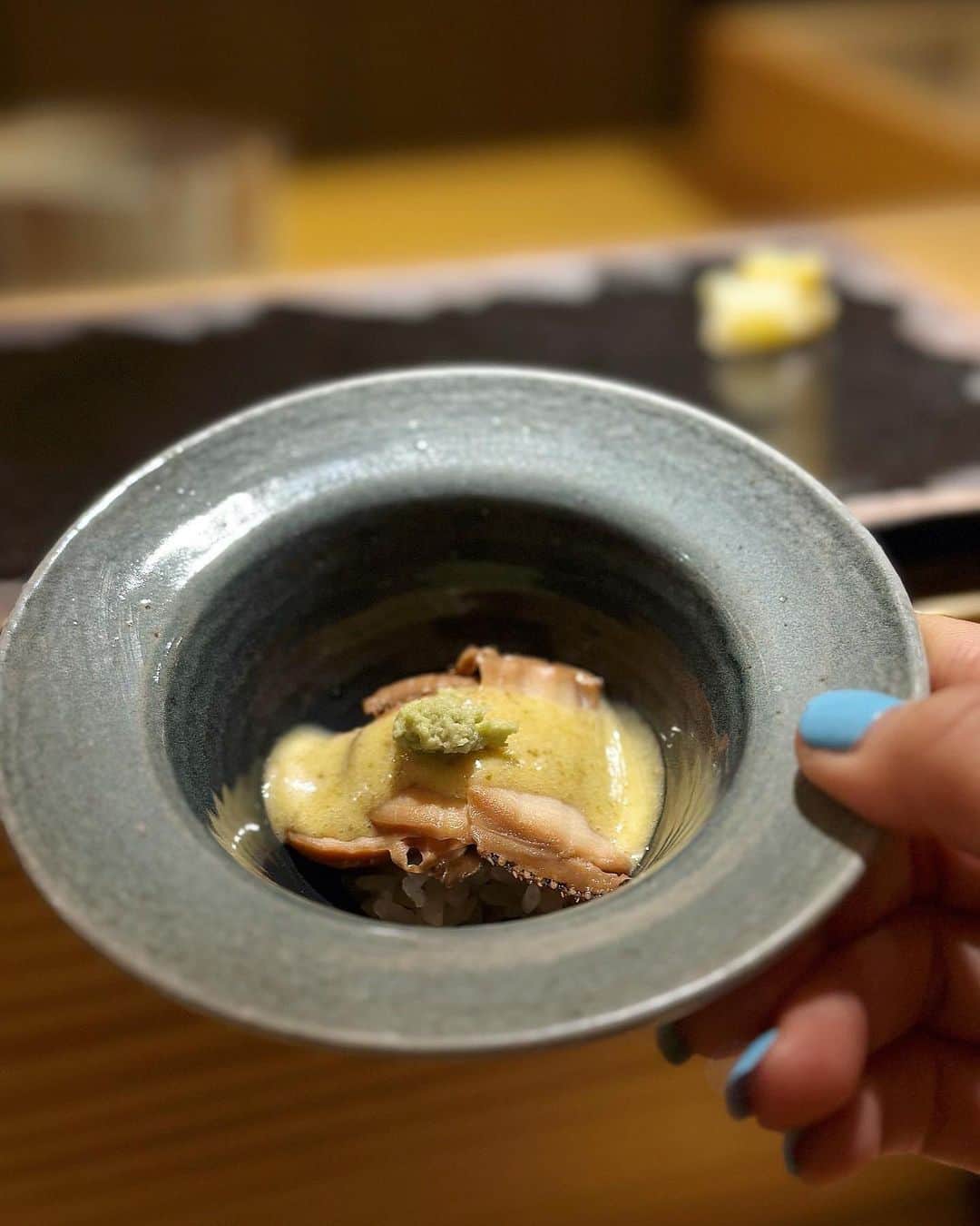 マーイ＝ナパサシ スラワンさんのインスタグラム写真 - (マーイ＝ナパサシ スラワンInstagram)「สายโอมาอย่างเราห้ามพลาด 🫶🏻🍣 หมวยยกให้เป็นอีกหนึ่งร้านโปรดที่ต้องมาลองกันเลยนะคะ @sushi.koge 🥰 รสชาติคืออร่อย เมนูหลากหลาย วัตุดิบดี เชฟน่ารัก และที่สำคัญราคาคอร์สคือน่ารักมากกกกก คุ้มค่าสุดๆ รับรองว่าต้องกลับมาซ้ำอีกแน่นอนค่ะ:)」6月1日 20時52分 - mind_napasasi