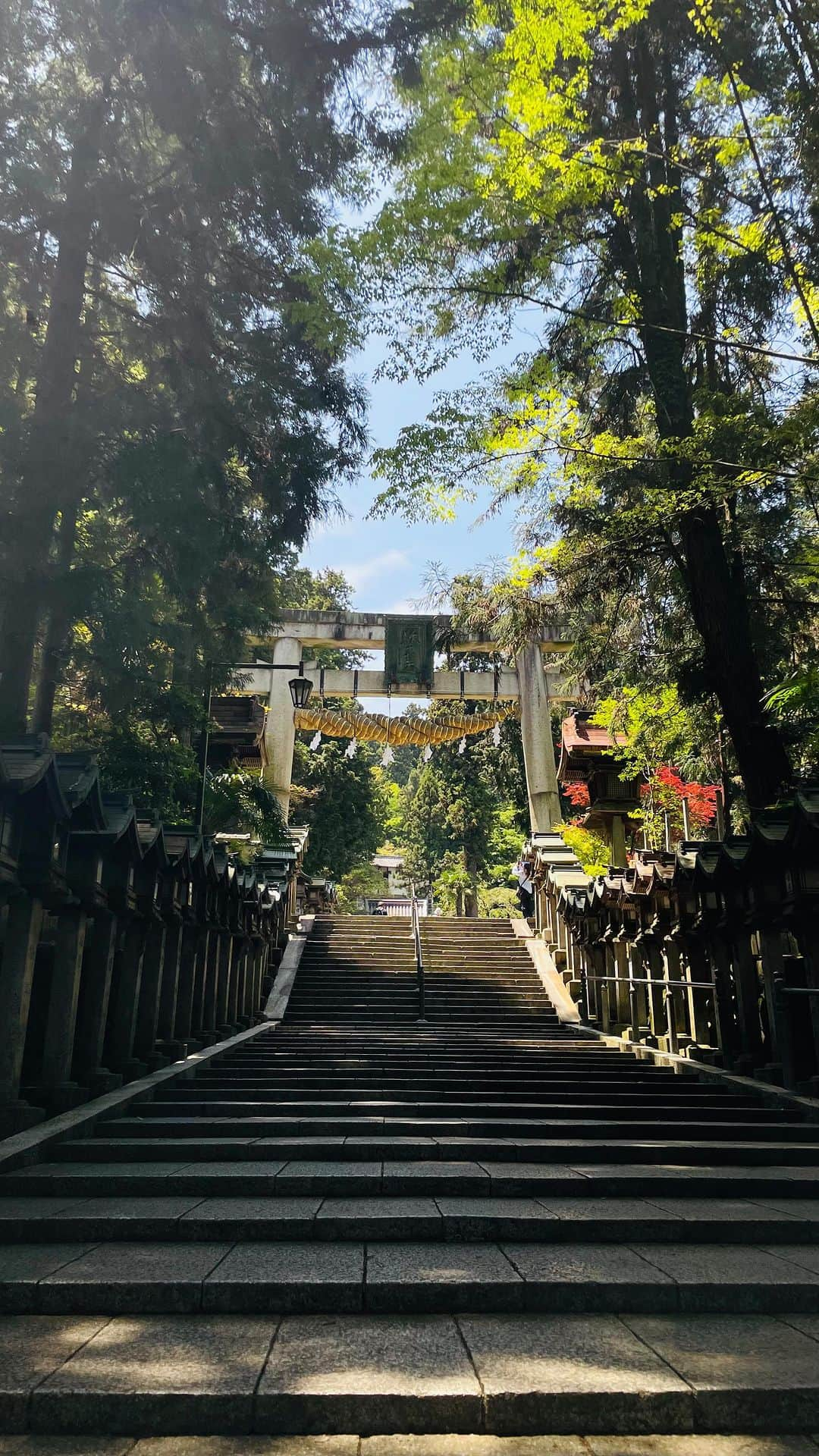 小嶋晶子のインスタグラム：「生駒山の中腹に位置する宝山寺は、商売の神様を祀る日本三大聖天のひとつだそう… 独特な雰囲気に圧倒されました。 Hozan-ji Temple is the Grand Head Temple of Shingon Risshu sect in Monzen-cho, Ikoma City, Nara Prefecture.  #寳山寺  #宝山寺 #生駒山  #奈良 #日本 #hōzan-ji #houzanji  #houzanjitemple  #ikomasan  #nara #jaoan #🇯🇵」