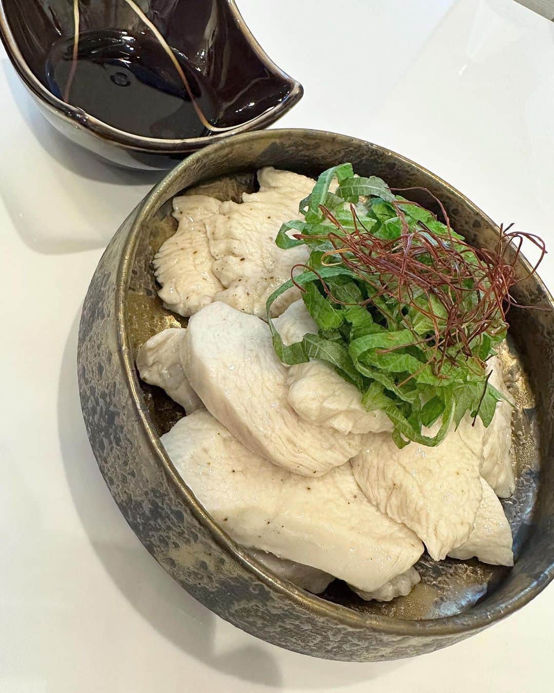 梅澤美波さんのインスタグラム写真 - (梅澤美波Instagram)「緑 だらけ🦖  暑いとお野菜、たくさん食べたくなります あと、水晶鶏！さっぱり！」6月1日 20時48分 - ume_minami.official
