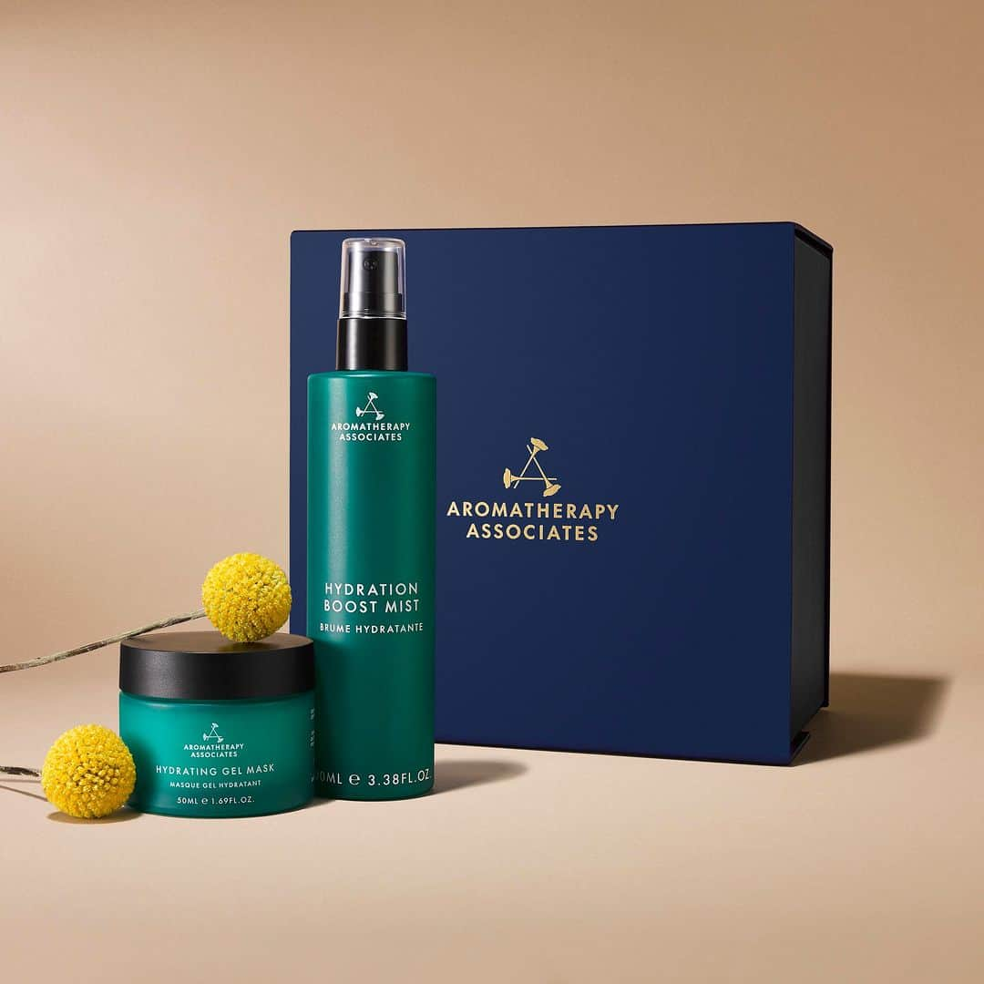 アロマセラピーアソシエイツのインスタグラム：「Summer weather calls for Summer skin ✨ Our Hydration Super Boost Facial Kit is the perfect duo to quench your skin-kissed skin. Shop yours today!   #MindandSkin #Skincarekits #skincare #aromatherapyassociates #essentialoil #aromatherapy #hydration #hydratedskin #summerskin #summerskincare」