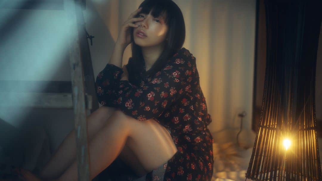 Akiomi Kurodaのインスタグラム：「My life is my work. . . . #reco_ig  #mediciism  #tokyocameraclub  #igrecommend  #vscogood  #photographyeveryday  #taintedmag  #myfeatureshoot  #jp_mood  #nowherediary  #photocinematica  #ourmag  #dreamermagazine  #instagram  #instagramjapan  #artofvisuals  #discoverer  #dailysnap  #dailysnaps  #indies_gram  #photography  #photogram  #analogphotography  #pics_jp  #cinestill  #filmlook  #leica  #leicaq2  #leicacamera  #leicaedc」