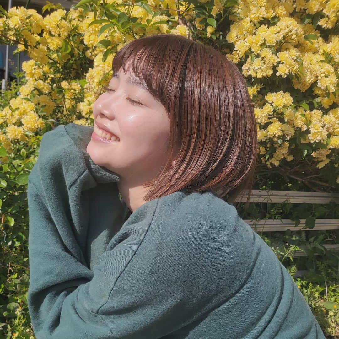 のインスタグラム：「あっとゆう間に6月🫢⁡ 5月は⁡五月病にとらわれてたぁ~⁡ ⁡⁡ ⁡6月はもっといっぱい深呼吸して何も考えないで過ごす😙🩵⁡ ⁡⁡ ⁡⁡ ⁡⁡ ⁡⁡ ⁡#6月 #june #梅雨 #水無月 #flower #flowers #☔️」