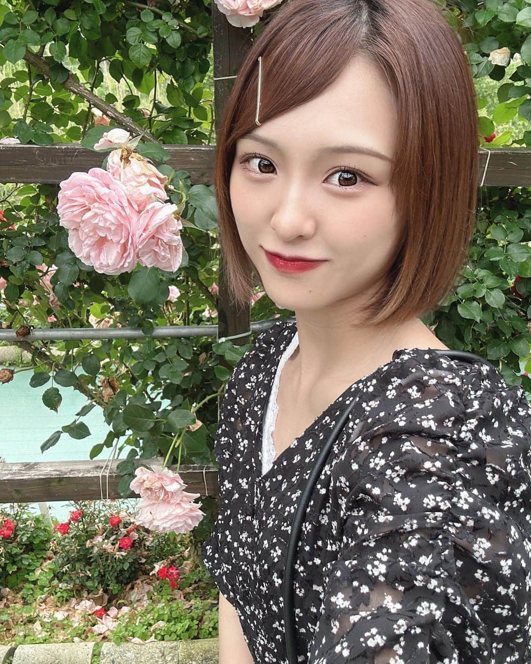 山田菜々美さんのインスタグラム写真 - (山田菜々美Instagram)「. 🌹🥀🌹🥀 . 曇ってたけど 行けてよかった😌☁️🍃 .」6月1日 21時38分 - team8yamada0209