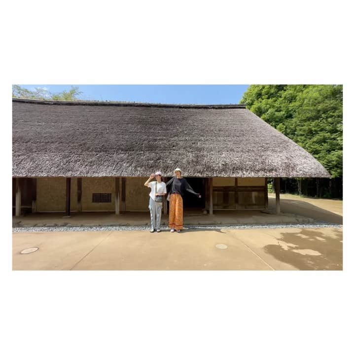 のインスタグラム：「🌞🌳  連日大忙しだった2人と、都心からちょっとだけ足を伸ばしてリフレッシュしに✨ 雨予報だったのがウソのように気持ちいいお天気でした🌞 次会うのはタイかなー🇹🇭✨✨✨」