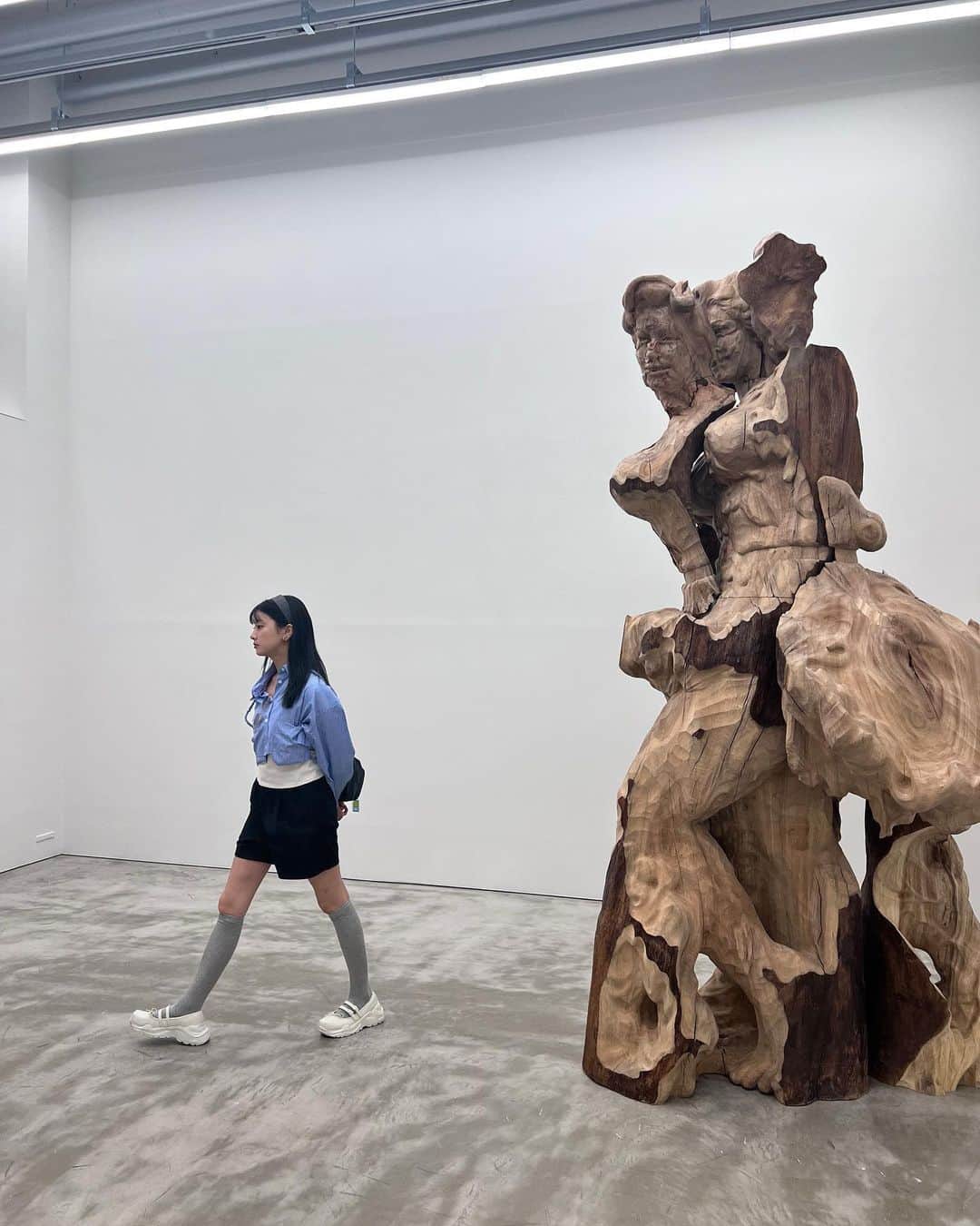 HITOMIのインスタグラム：「美術館に行ったり写真をたくさん撮ったり..🩷 愛で溢れた日々なーのだっ」
