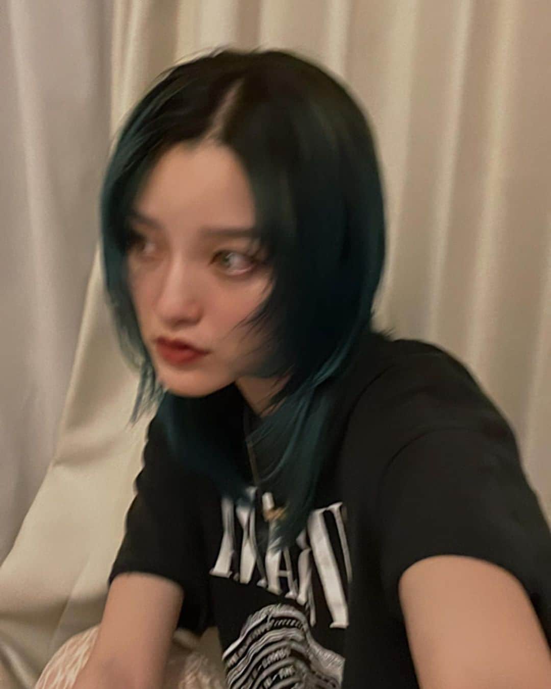 所谷舞さんのインスタグラム写真 - (所谷舞Instagram)「髪緑にしてウルフにしてもらったよん🦎 @sss1218__ いつもありがと✌️」6月1日 21時49分 - _mai_i_