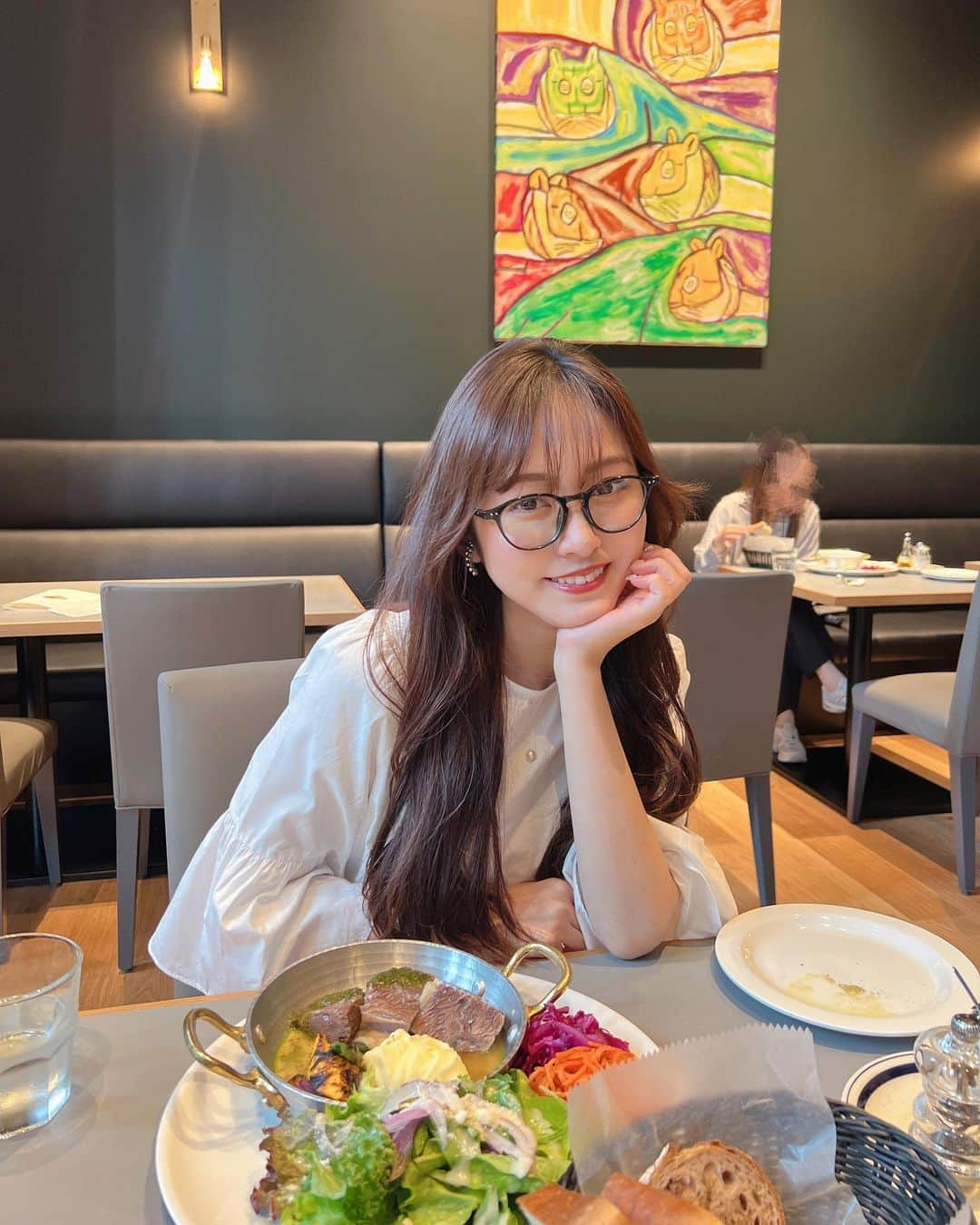 三田萌日香さんのインスタグラム写真 - (三田萌日香Instagram)「. . . 虎ノ門ヒルズでランチした日🍽️💙 . . . . . . . . . . . . . #東京グルメ #東京カフェ #虎ノ門ヒルズ #沢村 #沢村ベーカリー #ランチ巡り #ランチ #東京ランチ #虎ノ門ランチ #japaneseidol #japanesegirl #idol #girl #アイドル #アイオケ #fff #fypシ #メガネ女子 #メガネコーデ #ブラウスコーデ #白ブラウス #ootd」6月1日 21時51分 - _m_m_monika