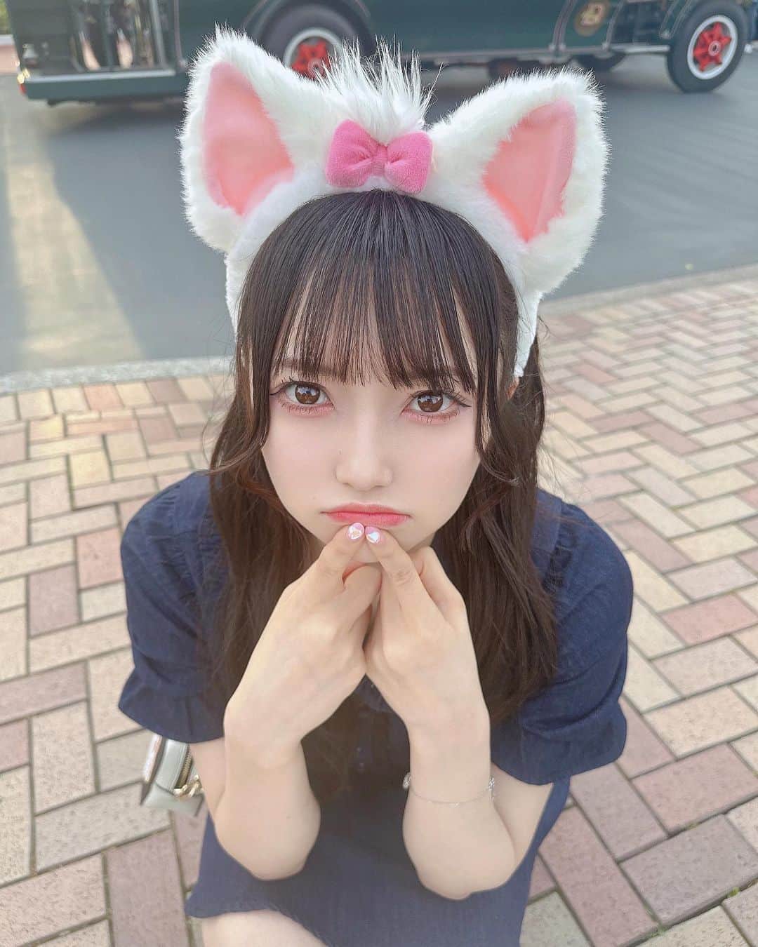 仁科茉彩のインスタグラム：「6月始まった〜！  梅雨乗り越えようね😢😢  最近しゃがんで写真撮るのにハマってます！(どうでもいい)  6月は沢山写真載せられるようにしたいなあ…！！！  2枚目はお誕生日シール貰えてご満悦なあたち☝️   #instagood  #instadaily  #instalike  #instapic  #photo  #photography  #photooftheday  #portrait  #likesforlike  #lifestyle  #life  #like  #love  #me  #japan  #travelphotography  #travel  #daily  #look  #girl  #goodportraitworld  #followforfollowback  #follow  #selfie  #reelsinstagram  #reels  #マリーちゃん  #フレンチガーリー  #黒髪」