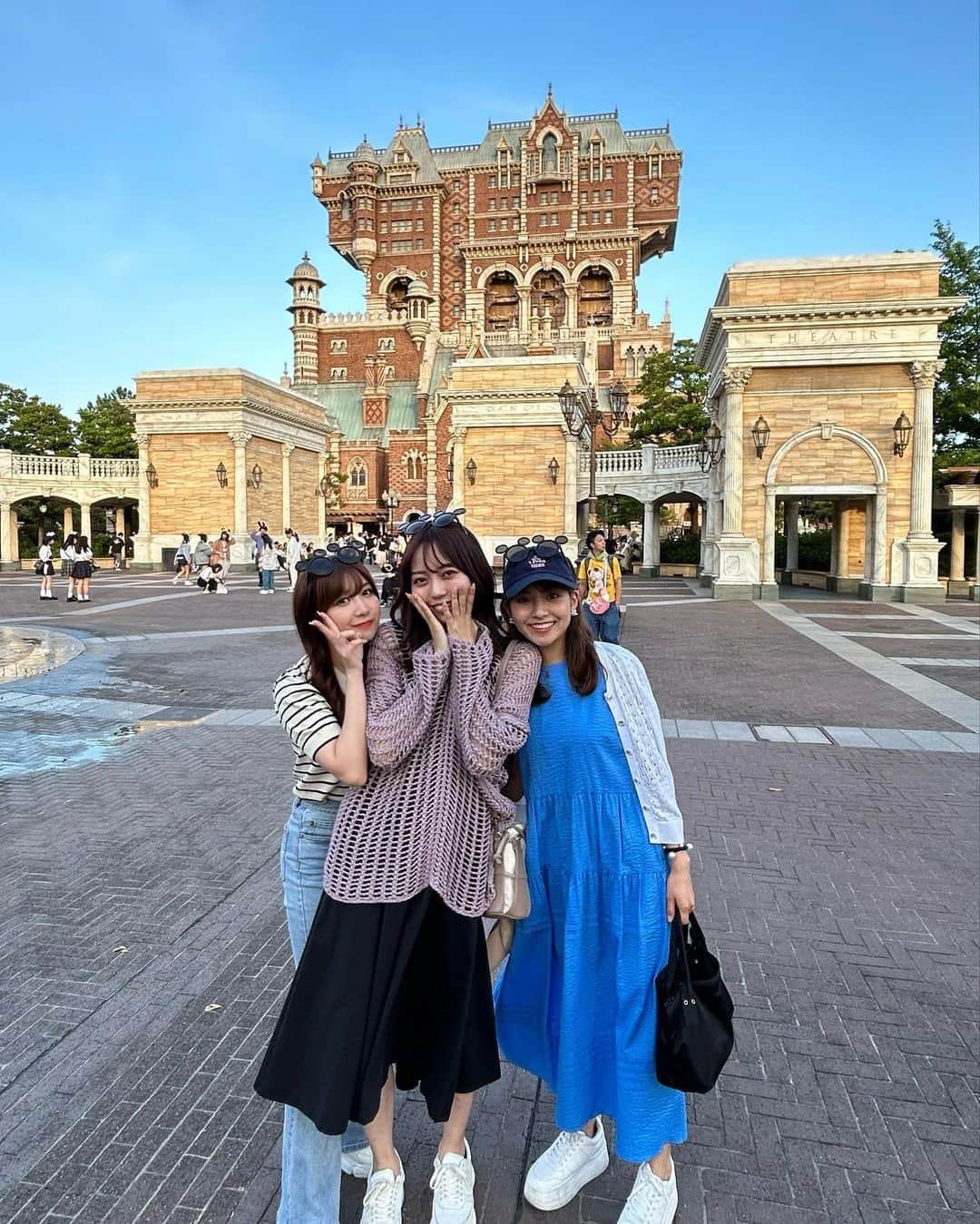 のインスタグラム：「・ 大好きな2人とディズニー。 最高の5月でした🧜‍♀️🫧‪  #disney #disneyresort  #disneysea #tokyodisneysea」
