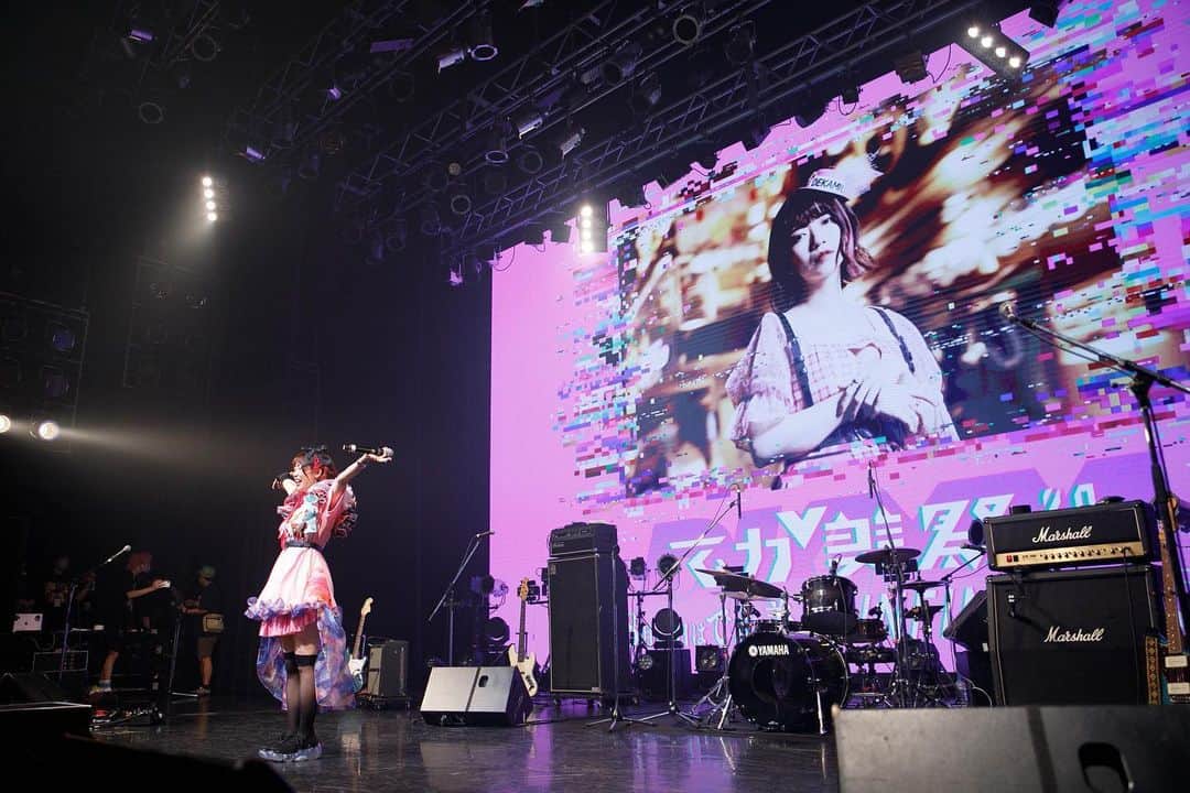 ぱいぱいでか美のインスタグラム：「今年も開催決定❣️でか美祭(まつり)❣️ . 本日情報解禁いたしました！ 今年もでか美祭開催します〜〜〜〜！ 4年目！！！！！！！！！  でか美祭2023〜８月８日はでか美ちゃんINFINITY∞〜  説明しよう☝🏻 でか美祭とはタレント兼実は歌手のでか美ちゃんが主催者となり 毎年８月８日に開催しているフェスのことである！ でか美ちゃんが好きなアイドル、アーティスト、芸人が出演する 音楽もお笑いも楽しめるイベントのことである！ たまに勘違いされるのだがお誕生日というわけではないのである！ お誕生日は５月３日なのである！ ８月８日は８月８日ででか美ちゃんにとって特別な日なのである！ よろしくお願いします！  開催発表と同時に、早速第一弾出演者を告知しました❣️ BEYOOOOONDSさん @beyooooonds_official ✨ 眉村ちあきちゃん @chichiyan1207 ✨ でか美ちゃんwithメガエレファンツ(バンド編成)✨ このあともどんどんいろんな情報出していくので 平日ですが８月８日を今から空けておいてくれると嬉しいです♾️ ハイライトに情報出るたびにまとめていきますので チェックしてもらえると嬉しいです💖 . #でか美祭 #でか美祭2023 #BEYOOOOONDS さん #眉村ちあき ちゃん #でか美ちゃん #がんばります #めちゃがんばります」