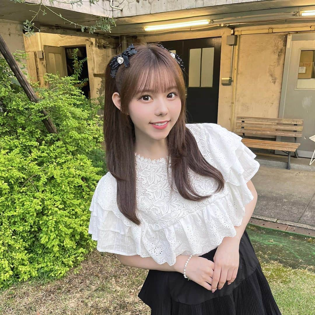 大森莉緒さんのインスタグラム写真 - (大森莉緒Instagram)「・ ・ 6月もよろしくね☘️  先日まつ毛と眉毛整えて頂いたよ😊 引き続きまつ育頑張るぞ〜( ꇐ₃ꇐ ) @une_fleur_komugi   そして久しぶりにハイフ🌱 即効性あってスッキリした🥹 好きな音楽流してくれるのでノリノリだった🫰🏻笑  @_hifume_ ・ ・ #大森莉緒 #おーりお #おりおんず #メンテナンス #ハーフツイン #ストレート #instagood #instapic #good #hair #좋아요 #셀카 #셀카그램 #추억」6月1日 22時04分 - rio.ohmori