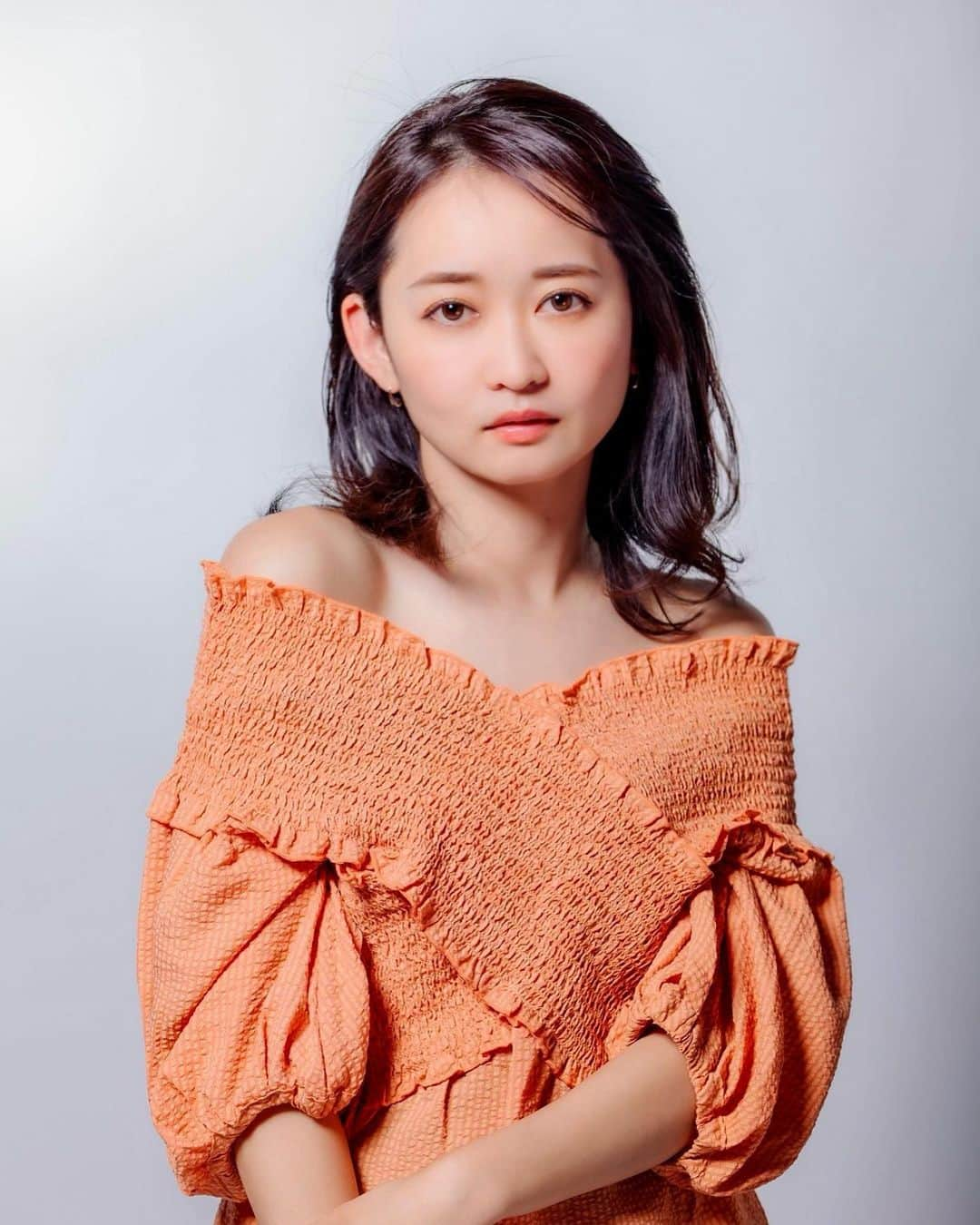 山吹香織のインスタグラム：「6月も宜しくお願いします。。🙏☺️🧡 最近更新スピードゆっくりですが、、🤣 アップできる時は頑張ります🫶🥹← ・ ・ ・ 6月も笑顔で。。🤲☺🌈 ・ ・ ・ #6月 #撮影#モデル #beauty #ビューティー  #広告モデル  #フリーモデル  #フリーランスモデル  #ヘアー #メイク #プロフィール  #ボブ#ミディアム #hair#makeup #model #instagood #japan  #studio #ハウススタジオ #明日も笑顔で ☺️」