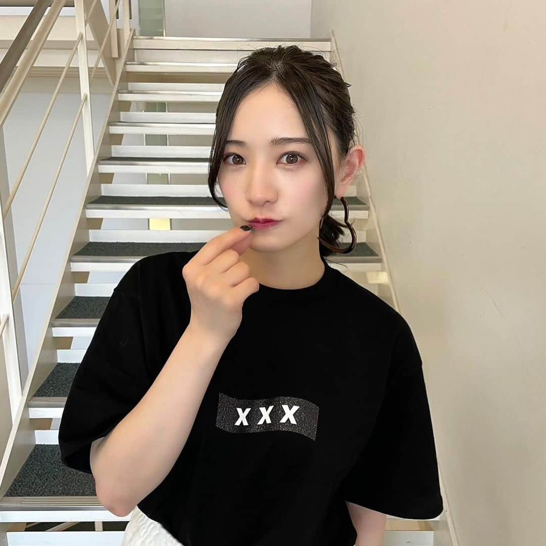 中田花奈さんのインスタグラム写真 - (中田花奈Instagram)「今日は文化放送 『西川あやの おいでよ！クリエイティ部』 でした！  特集テーマ は 「“アジフライブーム”をクリエイティブ」  ということで ドムドムハンバーガーの 「はみでる！アジフライバーガー」 いただきました🐟  なめてました… 美味しかった😍  ブームって面白いな〜  中田花奈 のこれキテるカナ？ は 「デザインもかわいい“クッキー缶”ブランド」  お気に入りのクッキー缶を紹介させていただきました！  いろいろ食べてきたつもりですが 皆さんもオススメあったら教えてください🥰  今週もありがとうございました！ 来週もよろしくね〜   #文化放送  #アジフライ  #ドムドムバーガー   #クッキー缶   #クッキー」6月1日 22時39分 - nakadakana_official