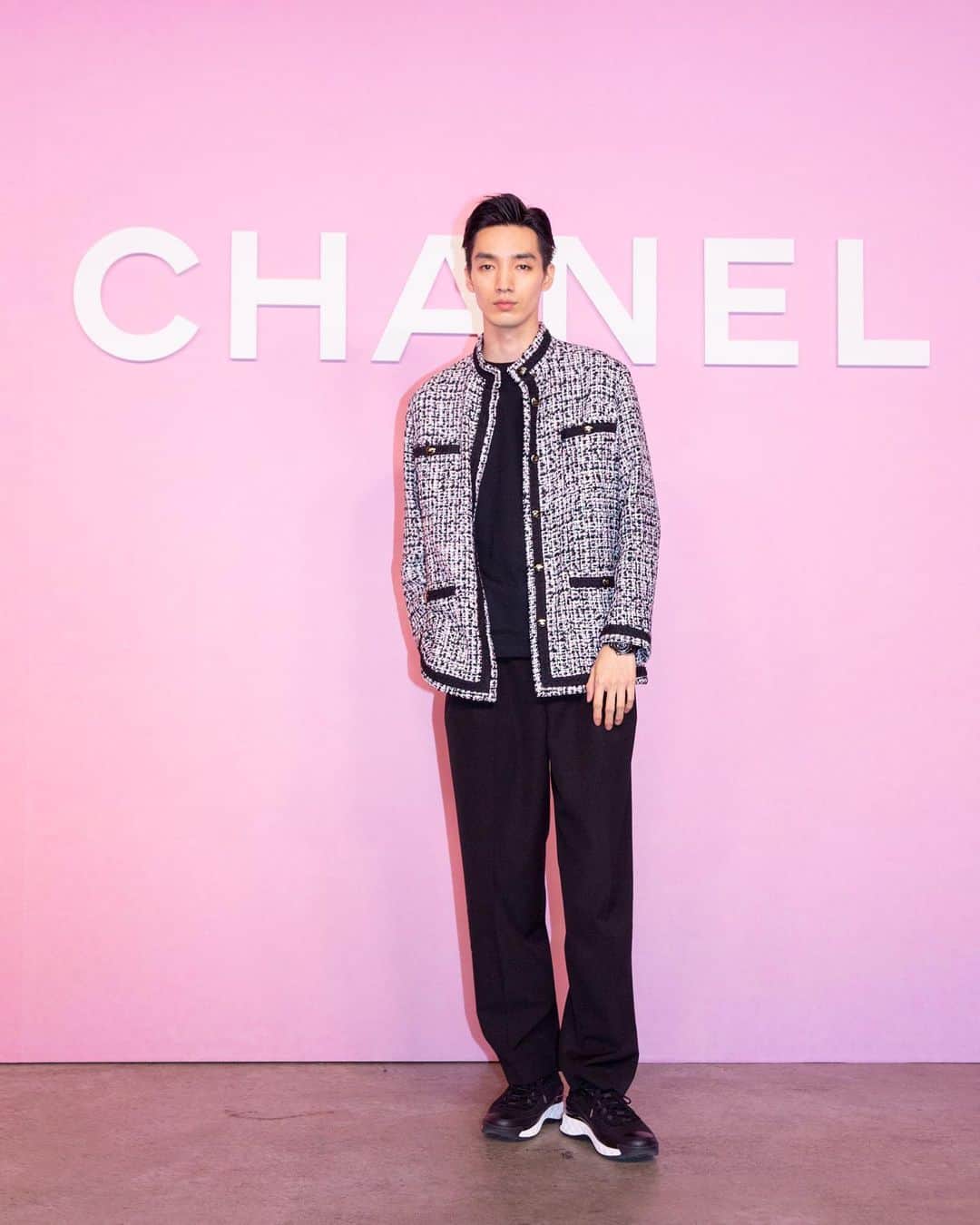Fashionsnap.comさんのインスタグラム写真 - (Fashionsnap.comInstagram)「【セレブスナップ】「シャネル」が東京ビッグサイトで2022/23メティエダールコレクションのレプリカショーを開催。  会場にはブランドアンバサダーの小松菜奈やBLACKPINKのジェニー、クリステン・スチュワート、パク・ソジュン、ワン・イーボーなどアジアの豪華セレブリティが集結しました。  @chanelofficial   #CHANELMetiersdArt #CHANELinTokyo  #小松菜奈 #제니 #BLACKPINK #JENNIE #kristenstewart  #クリスティンスチュワート #parkseojoon #パクソジュン #박서준 #ParkSeoJun  #王一博 #WangYibo #ワンイーボー #橋本愛 #二階堂ふみ #清水尋也 #CarolinedeMaigret」6月1日 22時43分 - fashionsnapcom