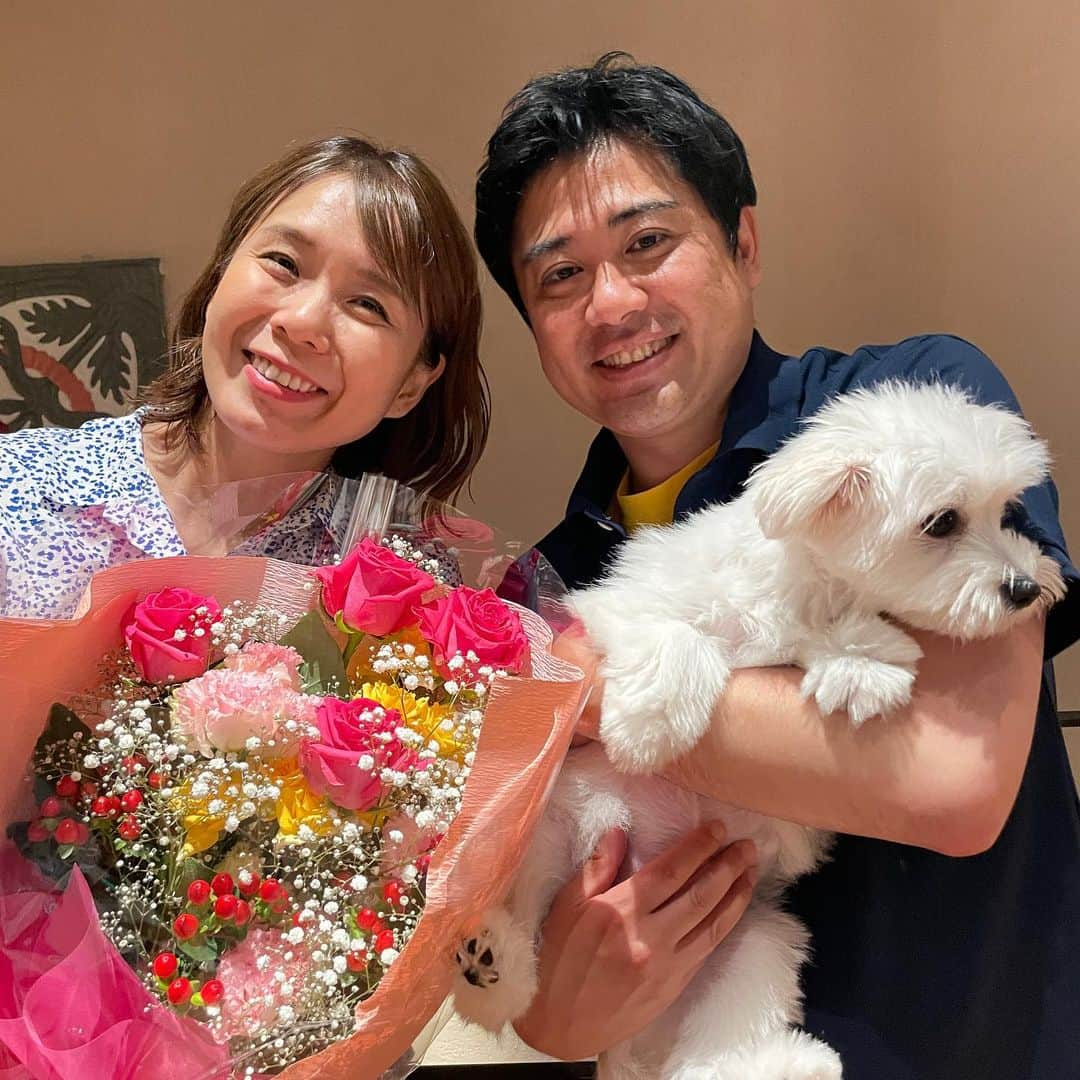 河島あみるさんのインスタグラム写真 - (河島あみるInstagram)「つき撮影👧 １５回目の結婚記念日でした🎵 めちゃくちゃ幸せなはずなのに 今朝の夢は最悪😱 二本立てで 一つ目は郷ひろみさんとデートする夢で、 二つ目はちちを階段から突き落としてました。  なんや。。。なんなんや。。。  #正夢になりませんように #健康が一番」6月1日 22時44分 - amiru_kawashima