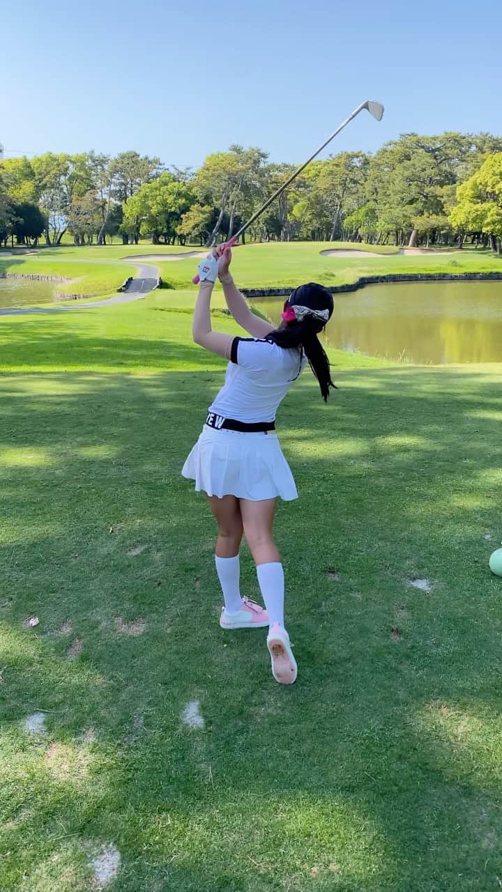 小澤美奈瀬のインスタグラム：「ゴルフって楽しい🥰🩷🩷🩷  #ゴルフ #ゴルフスイング #浜松シーサイドゴルフクラブ」