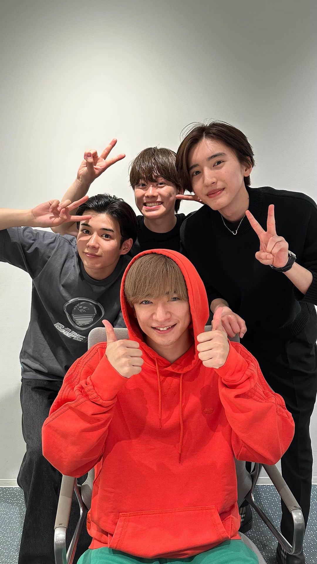 Hey! Say! JUMPのインスタグラム：「知念侑李・初インスタライブ #HeySɑyJUMP #知念侑李 #なにわ男子 #道枝駿佑 #長尾謙杜 #大橋和也 #DEARMYLOVER #ウラオモテ #JUMPのいんすた」