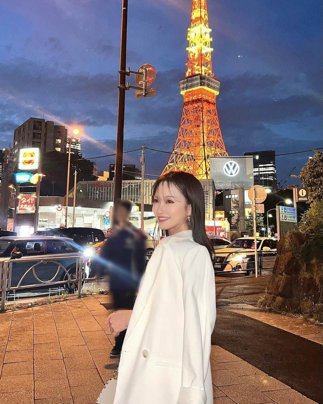 木田絵里香さんのインスタグラム写真 - (木田絵里香Instagram)「. awardのつづき🗼🏆 . ハイライトにもまとめた☁️ ワンピはwebで発売されたらリンク貼ろっと🪄 . #markstyler#award#whitecode」6月1日 22時48分 - erika_resexxy