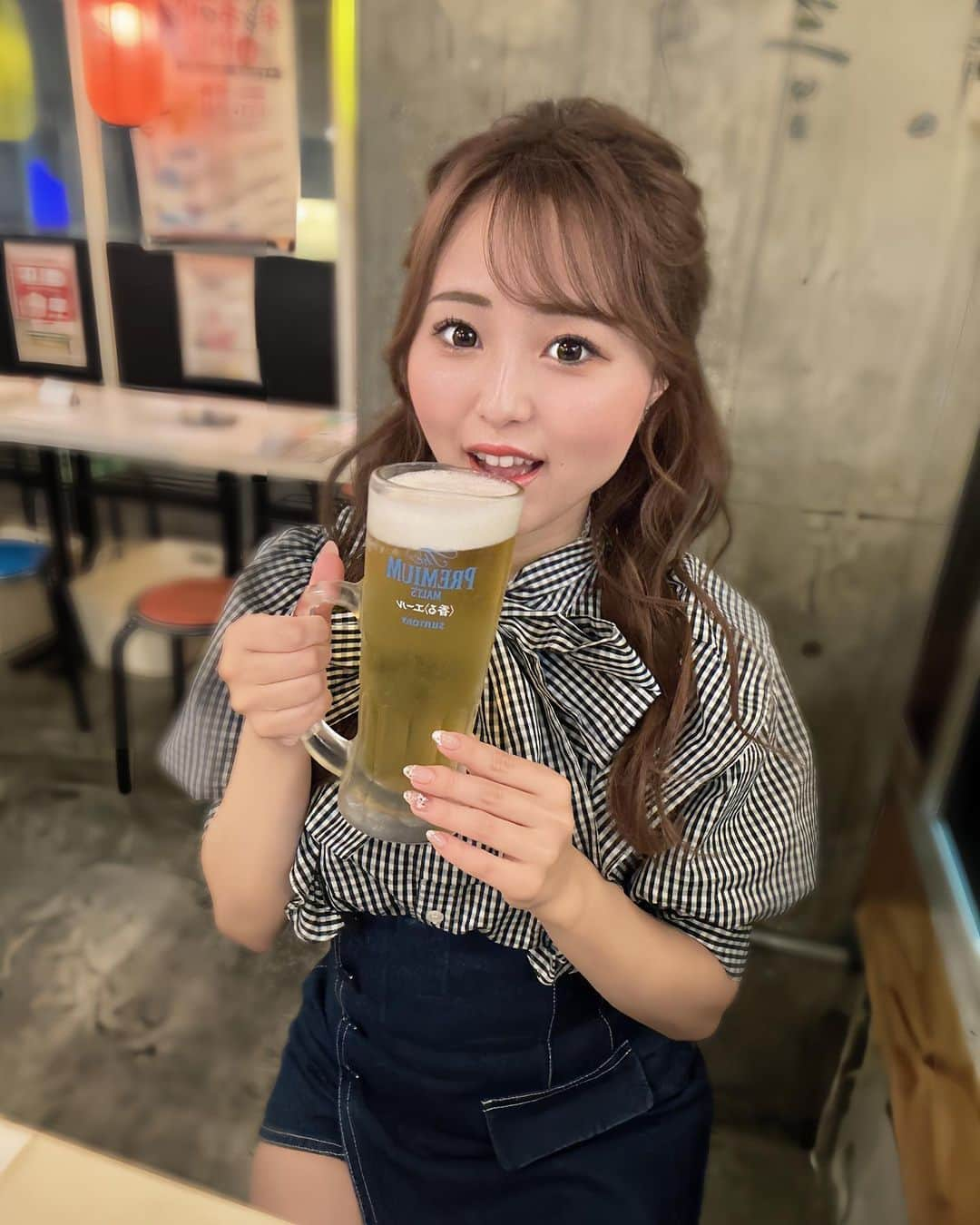 ちひろさんのインスタグラム写真 - (ちひろInstagram)「. . ガヤガヤしてる居酒屋さんも大好き☺️💕そしてお供のビール🍺🤗 . . .  #六本木 #西麻布 #銀座 #歌舞伎町 #北新地 #キャバクラ #キャバ嬢 #ラウンジ #ホステス #美人 #likesforlike #港区女子 #可愛い女の子 #美女図鑑 #instalike #japanesegirl #港区 #いいね返し #いいね #フォロー #フォローミー  #ズー東京 #ズー東京ちひろ #zootokyo #zoo東京ちひろ #いいね歓迎 #tiktok #韓国旅行 #ビール女子」6月2日 21時00分 - chipipi_uspi