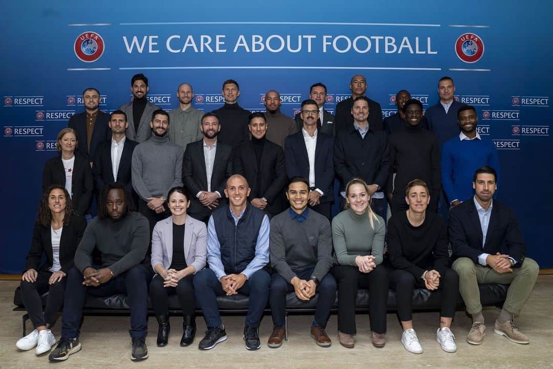 オーレリアン・シェジュのインスタグラム：「What a wonderful journey during these two last years, happy to have been part of the @uefa_official MIP4… #education #study #graduation #family #uefa ⚽️📚」