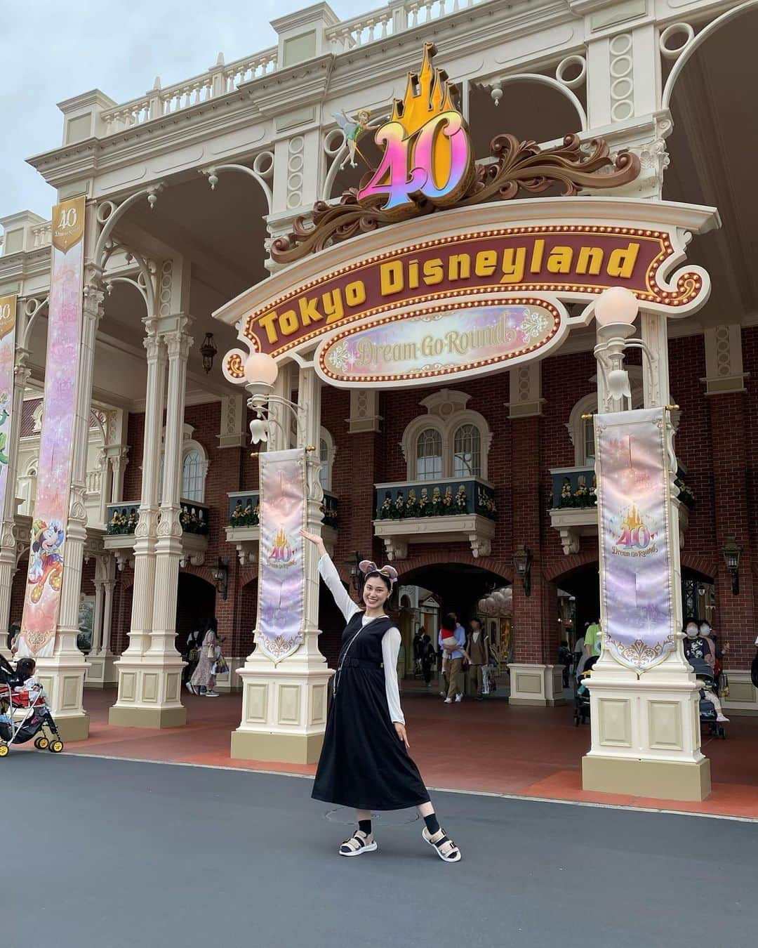 中村里彩のインスタグラム：「TokyoDisneyLand🧚🏻‍♀️🌈」