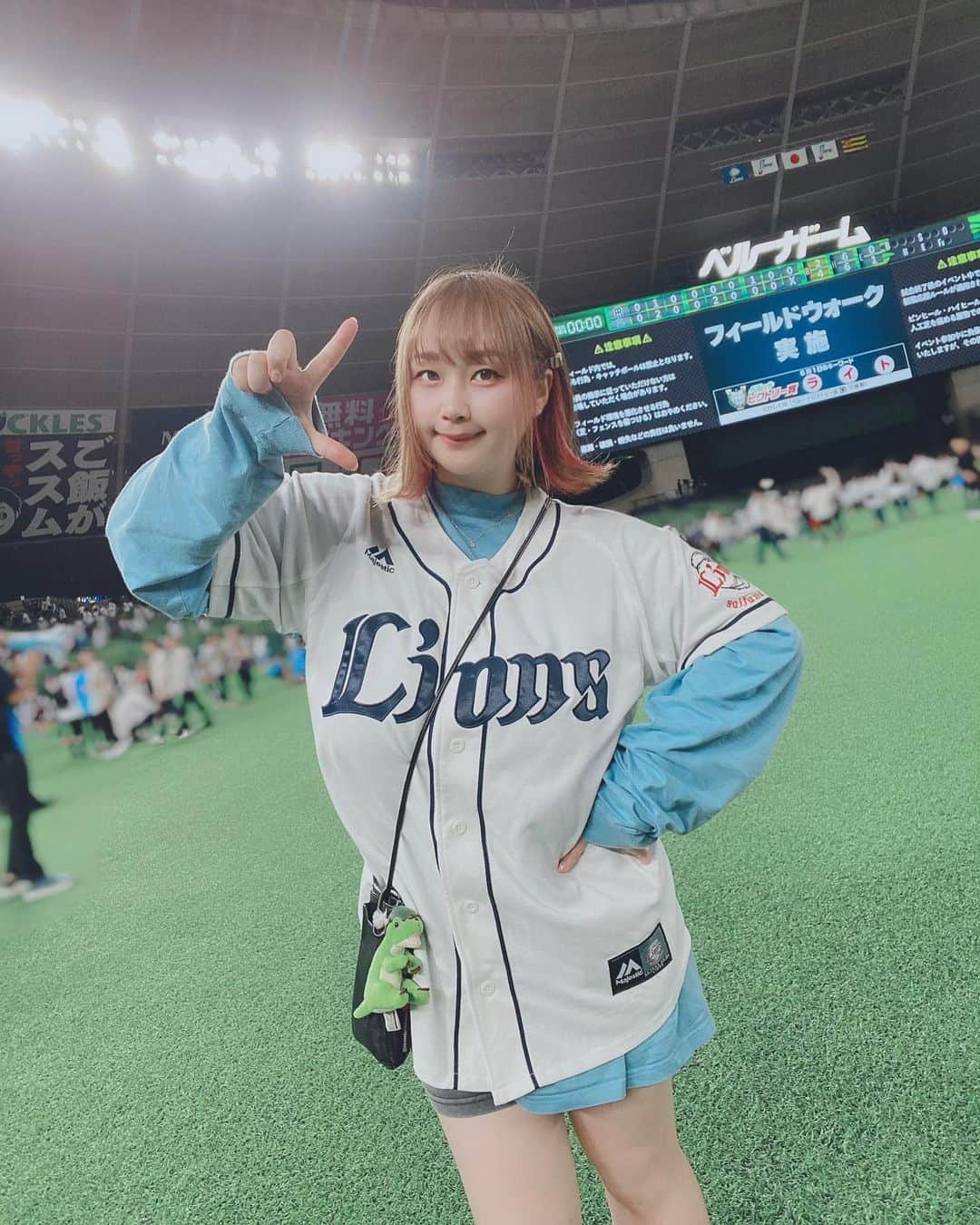 来栖あこのインスタグラム：「⚾️ れおほ〜🌟 2連勝🦁🔥🔥  今のところ観戦完全勝利☺️💕  #れおほー #勝利のグラビア #野球 #baseball  #勝利の女神 #山賊の姫 #seibulions #埼玉西武ライオンズ」