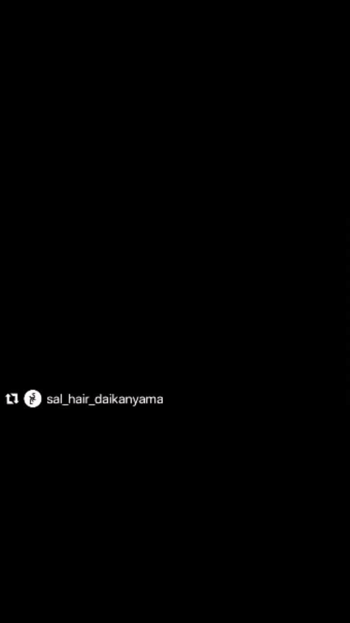 のインスタグラム：「episode 3 「SALoom(サルーム)でパーリィ！？」  文化発信の地、代官山にニューオープンした美容室『SAL(サル)』 オリジナルムービー最終話（第三弾）を公開！！  SAL1階スペース「SALoom(サルーム)」では不定期でアート展示を行っており、その初日には様々な形態のレセプションパーティーが催されます。 その雰囲気をこのムービーで感じて頂けたら嬉しいです！ 気になった方は是非是非SALにもお越しください！ 今回がこのシリーズの最後になりますがepisode 1、2も公開中ですので良ければこの機会にご覧ください！！  出演: 磯田 龍生 @ryuseyisod 岩井 拳士朗 @kenshiro_iwai 菜央花 @naoka.417 成嶋 翔太 @_narusyo 二瓶 透流 @nipei0719 SAL STAFF @sal_hair_daikanyama and HiJOY FRIENDS..  監督/脚本: 岩井 拳士朗 @kenshiro_iwai  演出/撮影/照明/編集: Fill Film @fillfilm03 見津 賢 @mitsusatoshi 今田 竜人 @ryuto_imada 平賀 裕大 @yutasakagawa ↓Fill Film YouTube↓  https://www.youtube.com/channel/UCDPl1lbMC3AWAzQZ18giOUA  ヘアメイク: 松尾 芳晴 @hal_sal_hijoy 高見 恭平 @chirichiri_boy SAL @sal_hair_daikanyama  制作: HiJOY @hijoy__inc  テーマソングにはYELLA FLAT BOYSと共同で製作した楽曲「SAL」を使用。 楽曲はSpotify,Applemusic他音楽配信サブスク、MVは当YouTubeチャンネルにて公開中。ビート提供はYFBの数多くの楽曲を担当するGooDee氏。 YELLA FLAT BOYS @yellaflatboys GooDee @goodee_would_be_good ↓YELLA FLAT BOYS YouTube↓  https://www.youtube.com/channel/UC7NXhNpgWBC9ofRtVjEZ2GQ  2022年4月にオープンしたメンズヘアサロン「SAL」は、閑静な代官山エリアの一軒家を丸ごと改修。 1階の“SALoom”はアート展示やポップアップショップ等を催せるオープンスペースに、 2階3階は「SAL」のサロンスペースとなっている。 「SAL」ではオリジナルのクラフトビールの提供もしており、美容室という枠を超えて、共感し合える 仲間が集い、繋がっていく発信基地を目指していく。  プロフィール： 株式会社HiJOY 「PURE JOY & LIBERTY(幸福と自由)」をスローガンに掲げる。 流されないカルチャーを融合・発信する時代を繋ぐクリエイター組織。 企画、プロデュース(音楽/映像製作)やヘアサロン運営等を通して 多様性ある文化を発信し続ける。  問い合わせcontact@hijoy.tokyo insta :  https://www.instagram.com/hijoy__inc/ SAL  HiJOYの手掛けるメンズ向けヘアサロン。 ヘアデザイン、空間、音楽、サービスを通じて第8感まで刺激していく。 2022年4月1日グランドオープン。 住所:東京都渋谷区鉢山町14-4  問い合わせcontact@sal.tokyo insta :  @sal_hair_daikanyama  #HiJOY #SAL #ハイジョイ #サル」