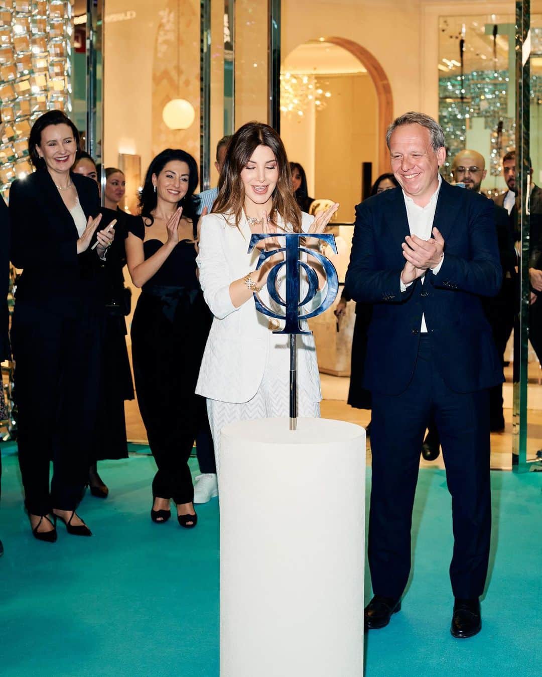 ナンシー・アジュラムさんのインスタグラム写真 - (ナンシー・アジュラムInstagram)「Dazzling in Dubai with Tiffany and Co.💎 Joining the celebration of the newest flagship store, where luxury meets timeless beauty 🤍 #tiffanyandco @tiffanyandco」6月2日 0時45分 - nancyajram