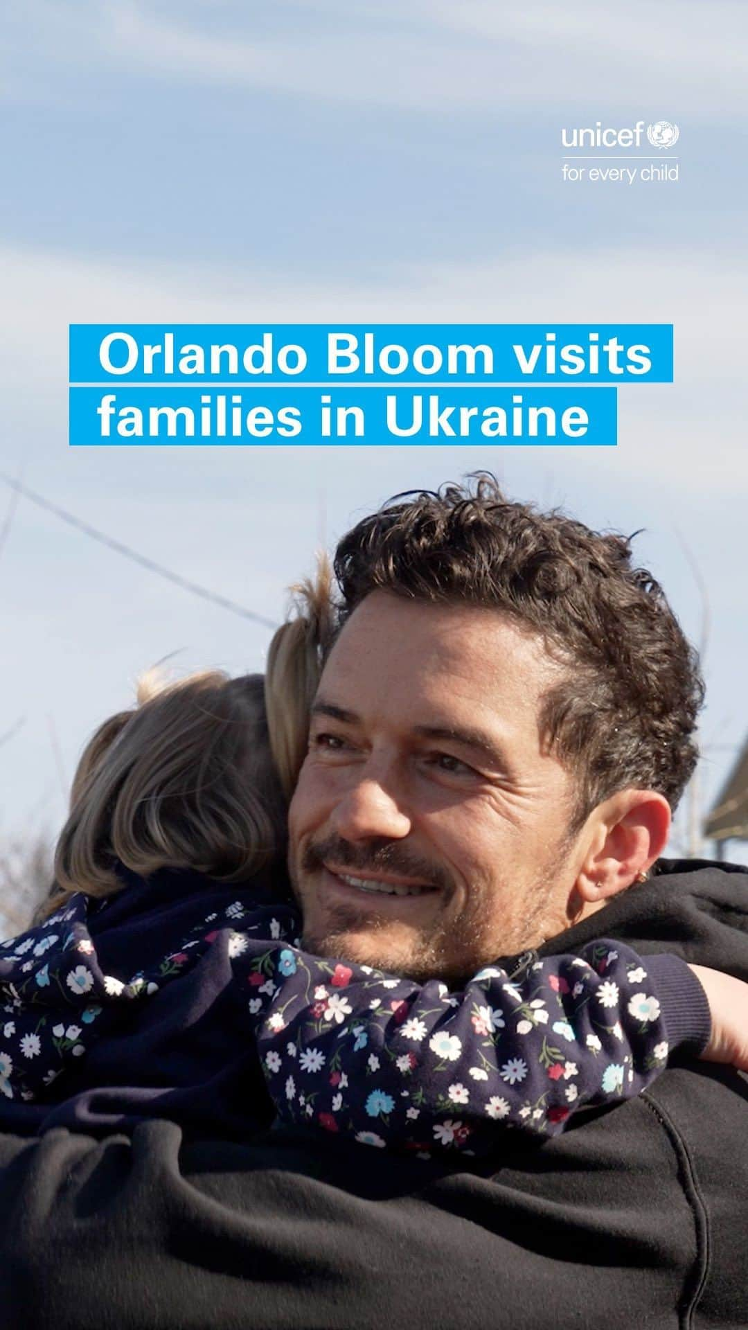 オーランド・ブルームのインスタグラム：「Every child deserves love, safety and protection.  The war in Ukraine has torn families apart. On a recent visit, UNICEF Goodwill Ambassador Orlando Bloom witnessed the power of foster families, and how they provide stability for children whose lives have been turned upside down.」