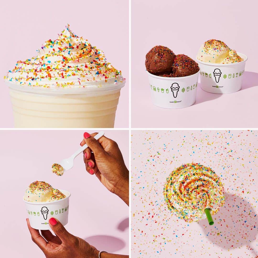SHAKE SHACKさんのインスタグラム写真 - (SHAKE SHACKInstagram)「Because everything is better with sprinkles on top.✨🌈   Celebrate Pride all month long with us and our friends at @pflag. Starting today, you can add sprinkles to any shake or frozen custard for 50¢ and support PFLAG National. Head to our stories to learn more.」6月2日 1時03分 - shakeshack