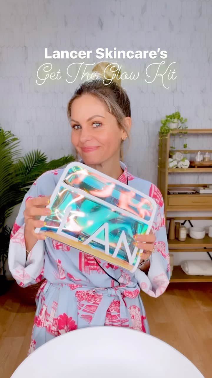 のインスタグラム：「GLOW BABY GLOW ✨⭐️ @drlancerrx “Get The Glow Kit” is available now on @qvc— this Kit has a full size The Method Polish, Cleanse, and Nourish, along with a full size Dani Glow Skin Perfector! AKA 4 products that I use every day 🙌🏼  Tune into QVC today at: 1pm EST / 10am PST *1HOUR SHOW* 9pm EST / 6pm PST *1HOUR SHOW*」