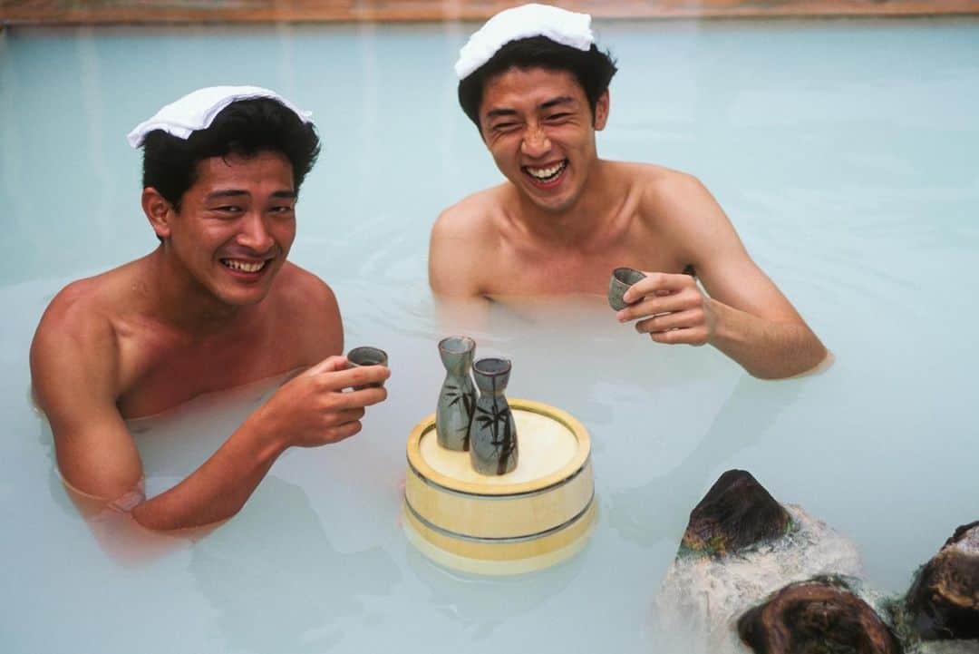 Michael Yamashitaさんのインスタグラム写真 - (Michael YamashitaInstagram)「Everyone loves an onsen! #onsen #onsenjapan  • • • • #onsenhotpools #hotsprings #healingwaters #japantravel #japanesewellness」6月2日 1時35分 - yamashitaphoto