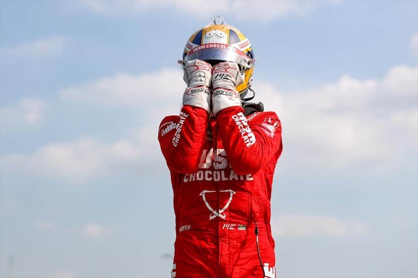 マーカス・エリクソンさんのインスタグラム写真 - (マーカス・エリクソンInstagram)「Let’s go @detroitgp this weekend! Lots of great memories from this race. My first @indycar podium and win happened here. Unfortunately no more victory swims in the fountain but I’m very excited to try the new downtown street course. More motivated then ever to go get that 🏆 #ME8 #INDYCAR   @huskiicespritz  @chipganassiracing  @hondaracing_hpd」6月2日 2時39分 - ericsson_marcus