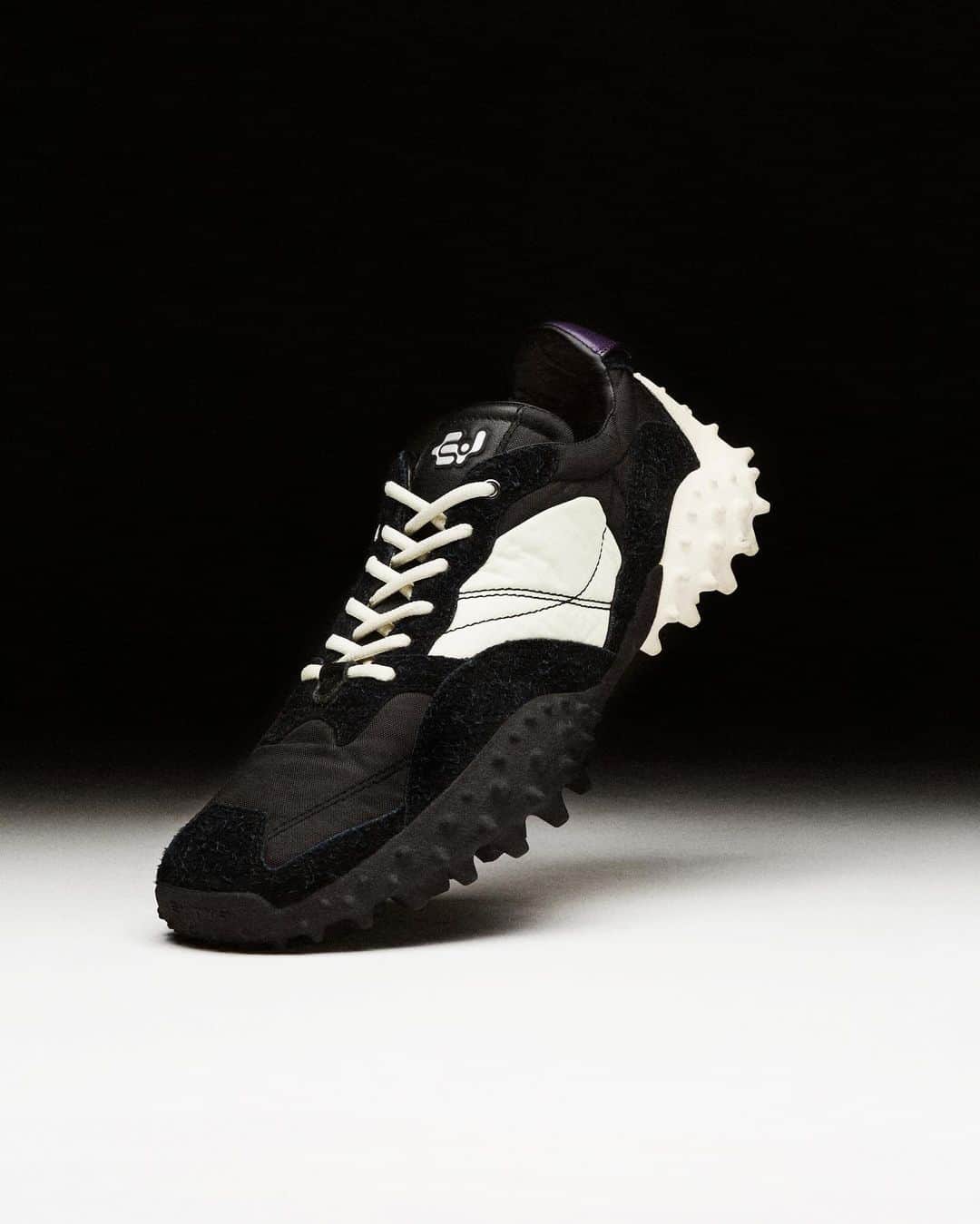 エイティーズのインスタグラム：「Meet the retro-futuristic Fugu Sneaker, made in black-and-white rough suede and nylon.  Explore all colorways online and in stores.」