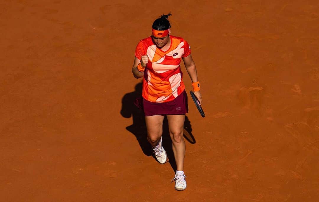 のインスタグラム：「Paris, I have Saturday plans for you 🔥 Into 3rd round baby 😎#TeamOJ」